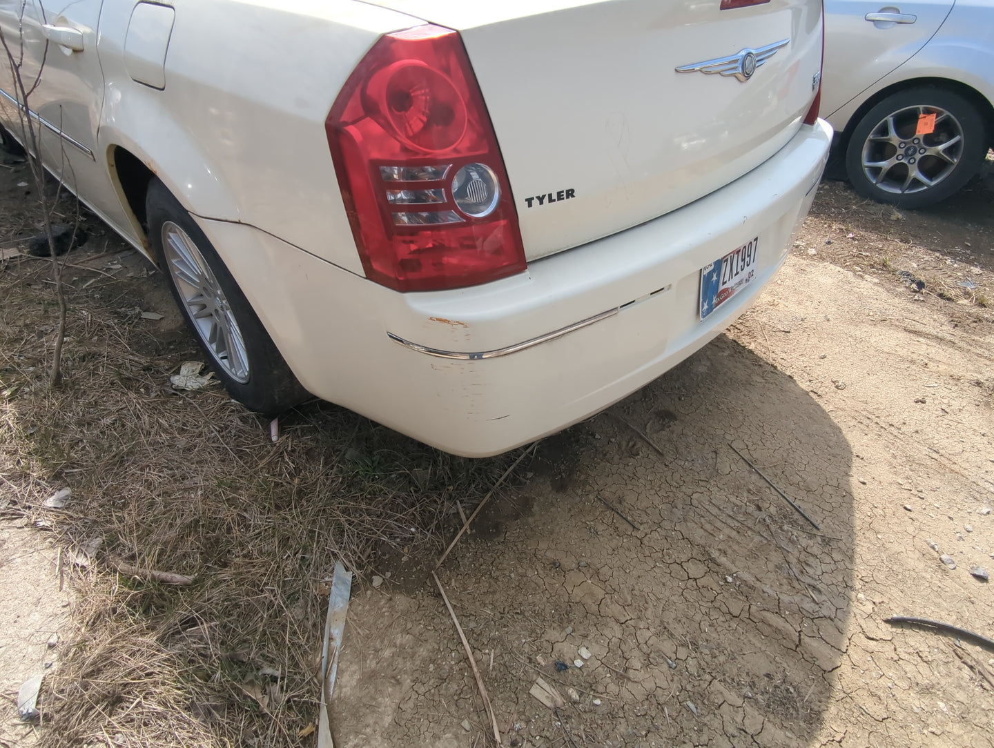 2005-2010 Chrysler 300 Rear Bumper Assembly Oem - Oemusedautoparts1.com