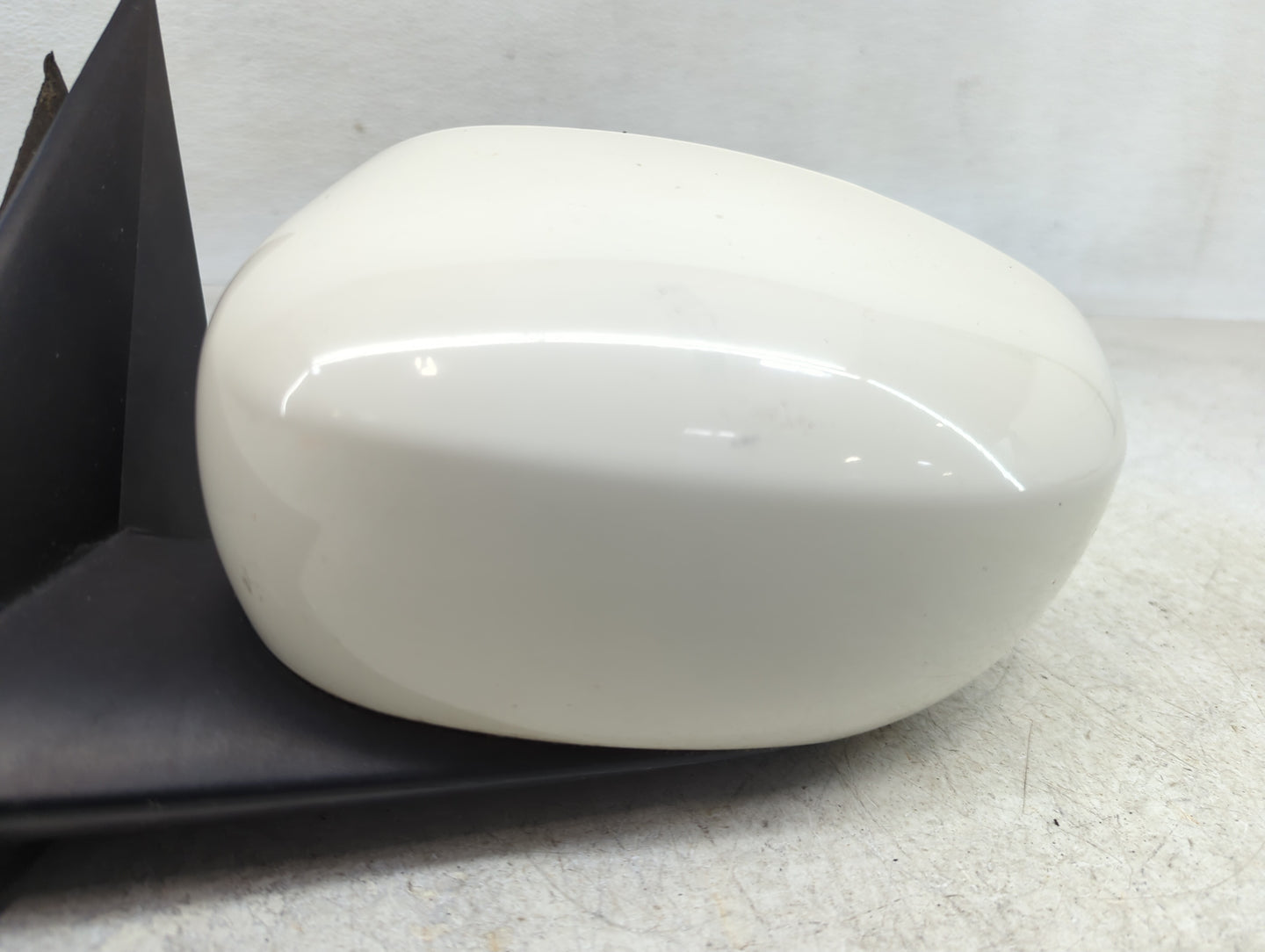 2006-2010 Chrysler 300 Driver Side View Mirror - Left Door Mirror OEM Used - Oemusedautoparts1.com
