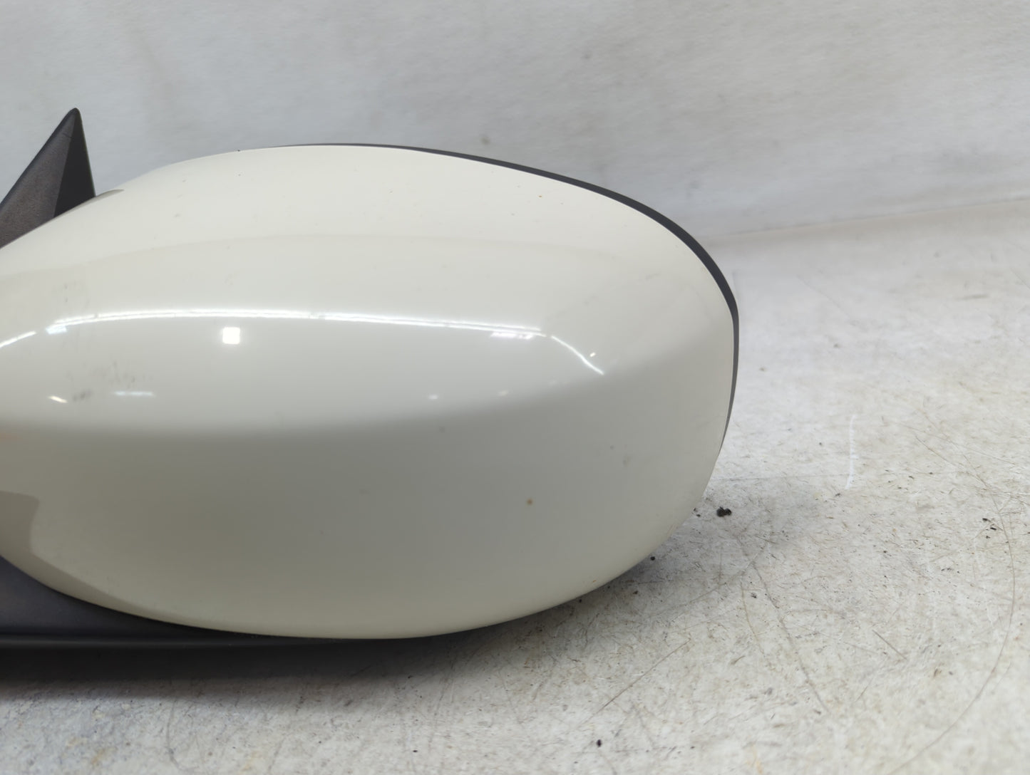 2006-2010 Chrysler 300 Driver Side View Mirror - Left Door Mirror OEM Used - Oemusedautoparts1.com