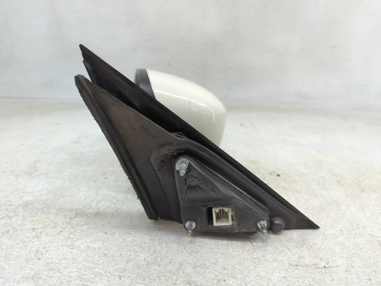 2006-2010 Chrysler 300 Driver Side View Mirror - Left Door Mirror OEM Used - Oemusedautoparts1.com