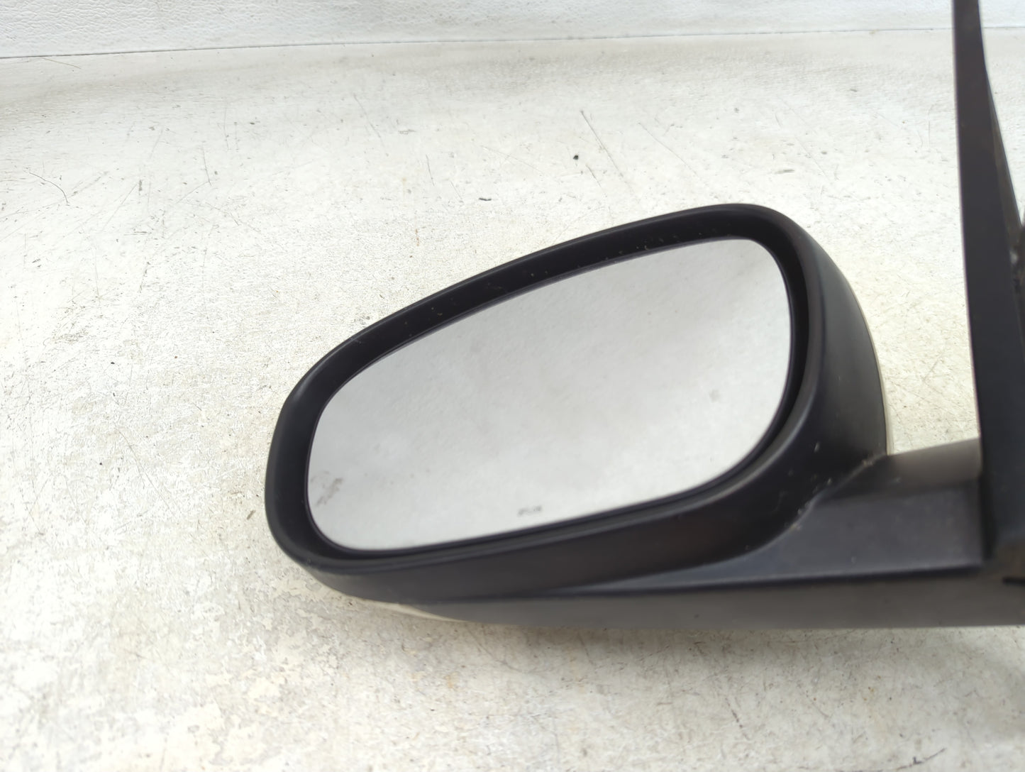 2006-2010 Chrysler 300 Driver Side View Mirror - Left Door Mirror OEM Used - Oemusedautoparts1.com