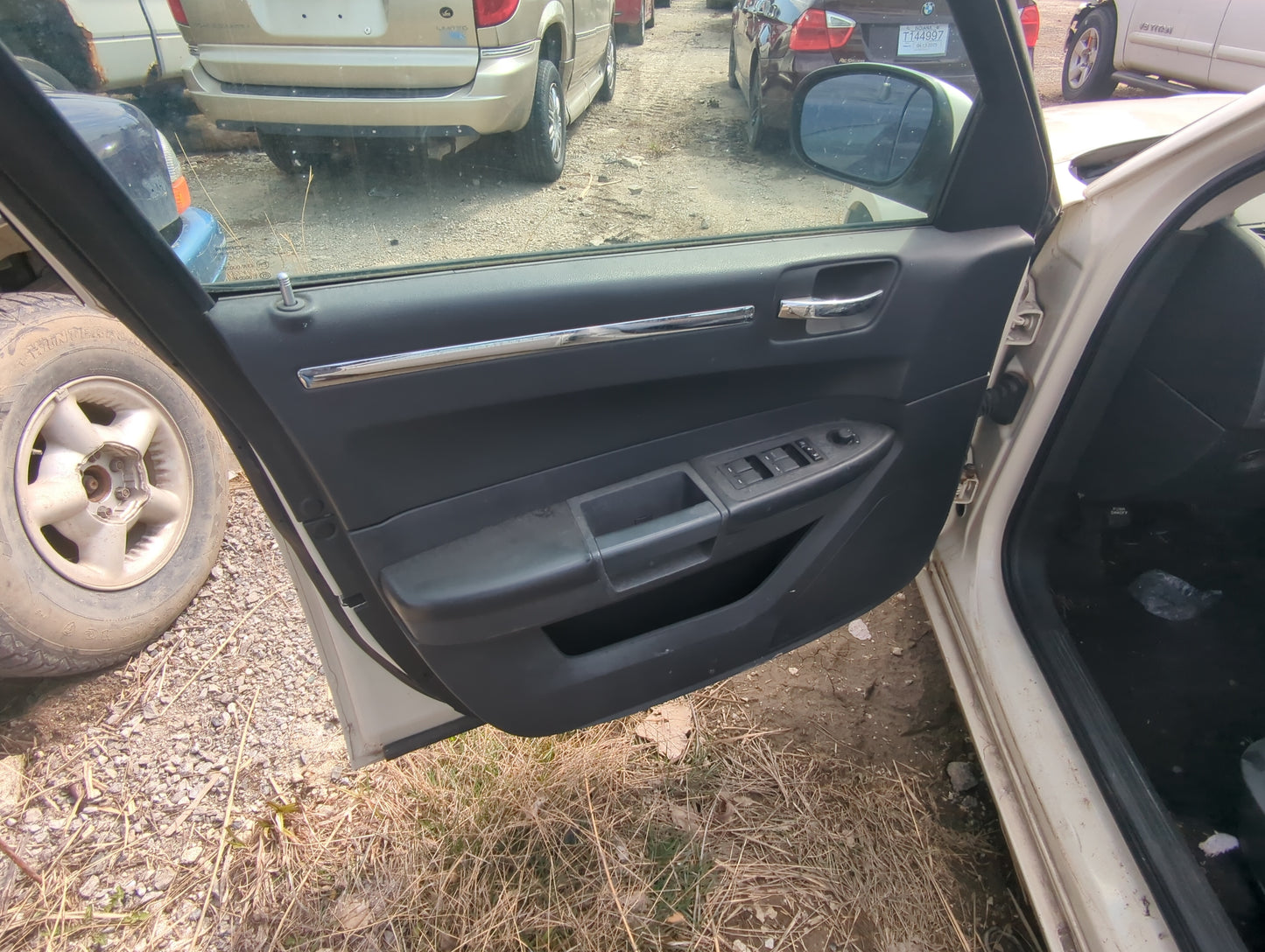 2008 Chrysler 300 Front Left Driver Interior Door Panel Trim - Oemusedautoparts1.com