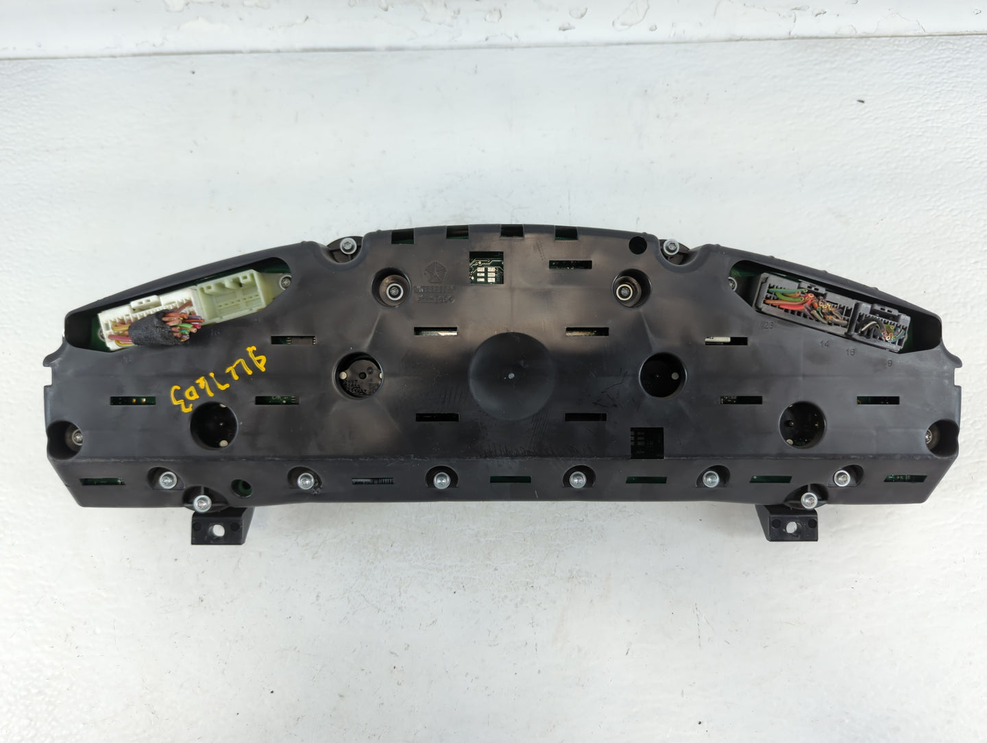 2008 Chrysler 300 Instrument Cluster Speedometer Gauges P/N:P05172109AF Fits OEM Used Auto Parts - Oemusedautoparts1.com