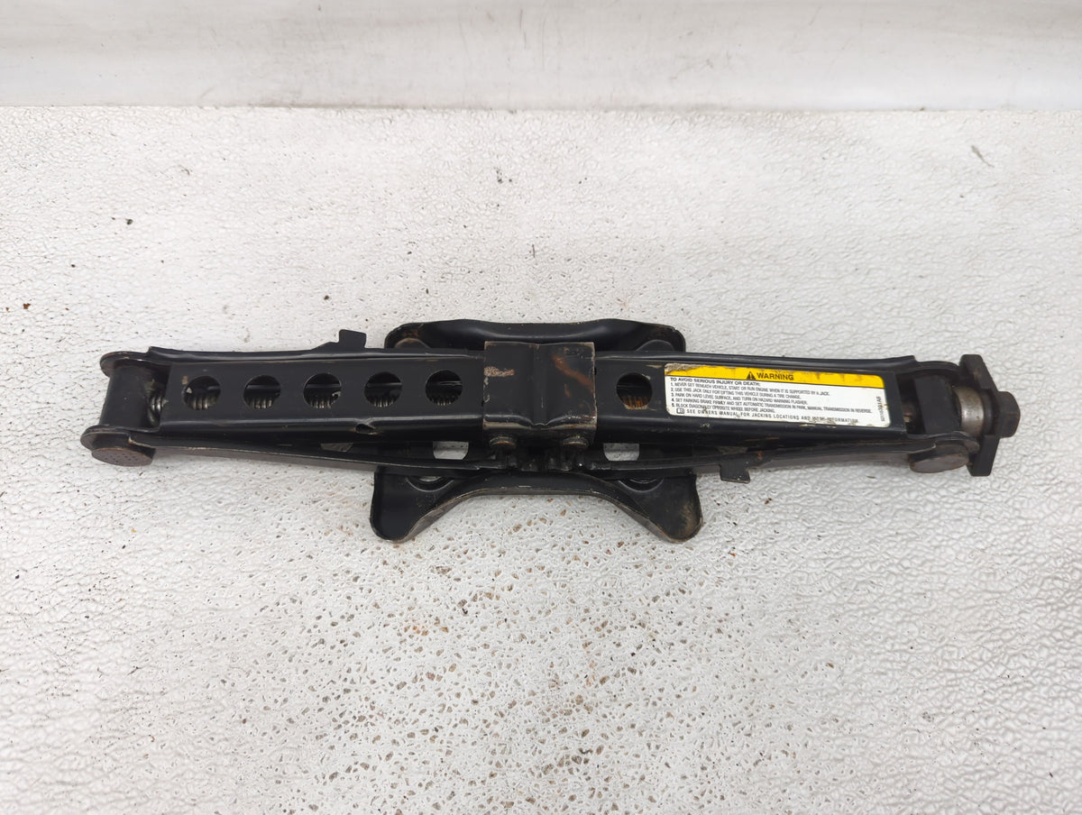 Chrysler 300 Spare Scissor Car Jack 908234 - Oemusedautoparts1.com