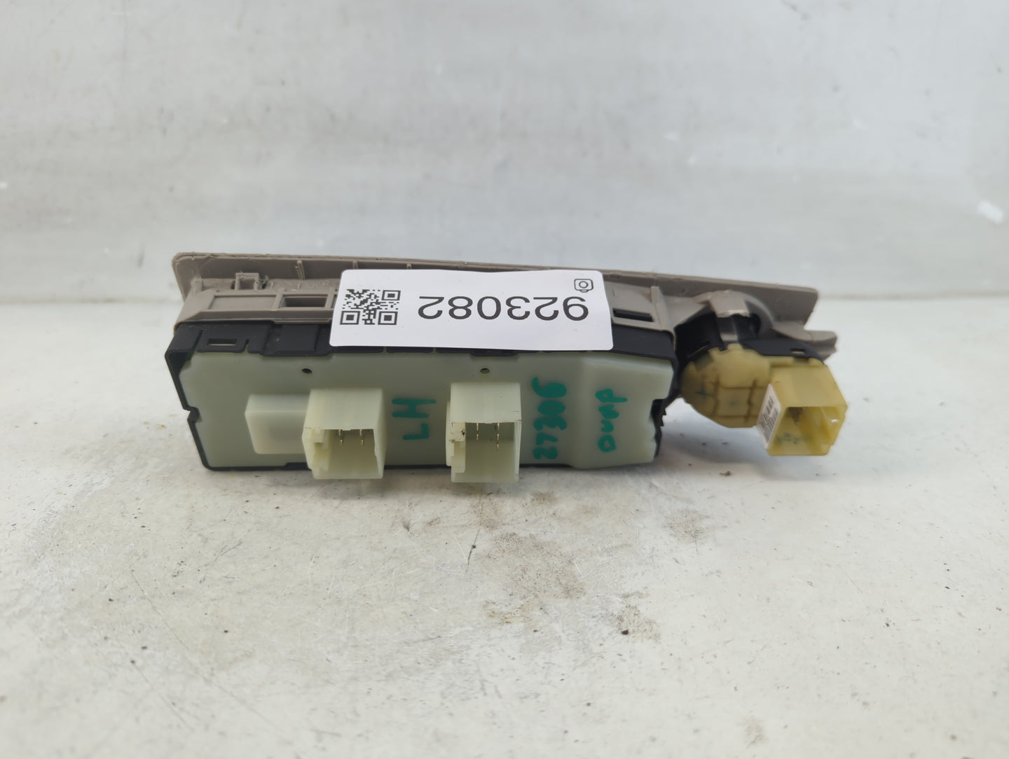 2006-2010 Chrysler 300 Master Power Window Switch Replacement Driver Side Left P/N:04602788AA Fits OEM Used Auto Parts - Oem