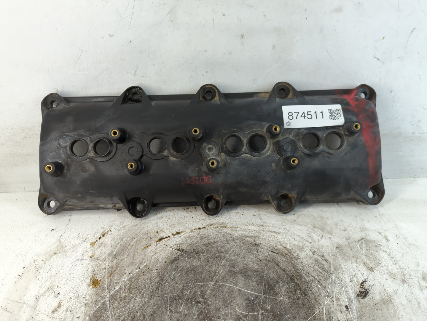 2008 Chrysler 300c Driver Left Cylinder Head Valve Cover Fits OEM Used Auto Parts - Oemusedautoparts1.com