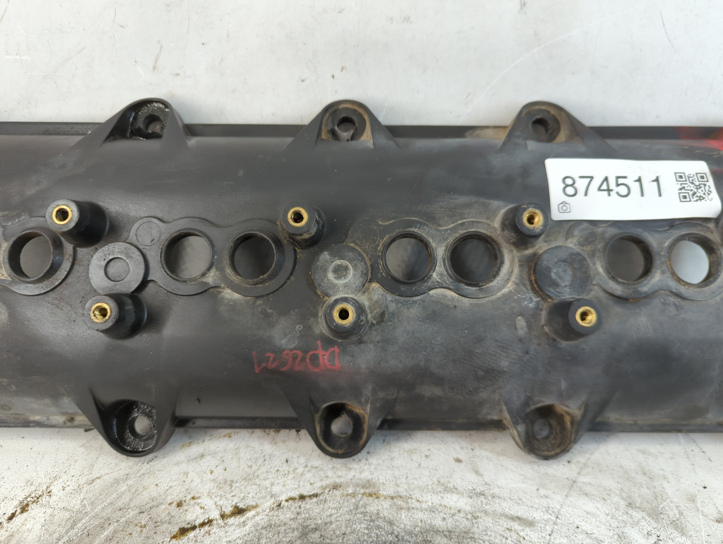 2008 Chrysler 300c Driver Left Cylinder Head Valve Cover Fits OEM Used Auto Parts - Oemusedautoparts1.com