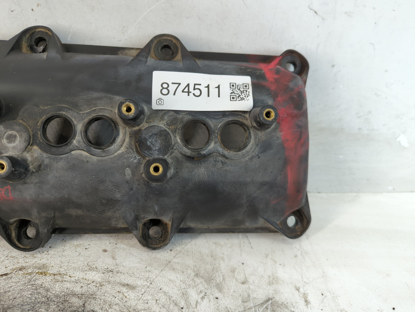 2008 Chrysler 300c Driver Left Cylinder Head Valve Cover Fits OEM Used Auto Parts - Oemusedautoparts1.com