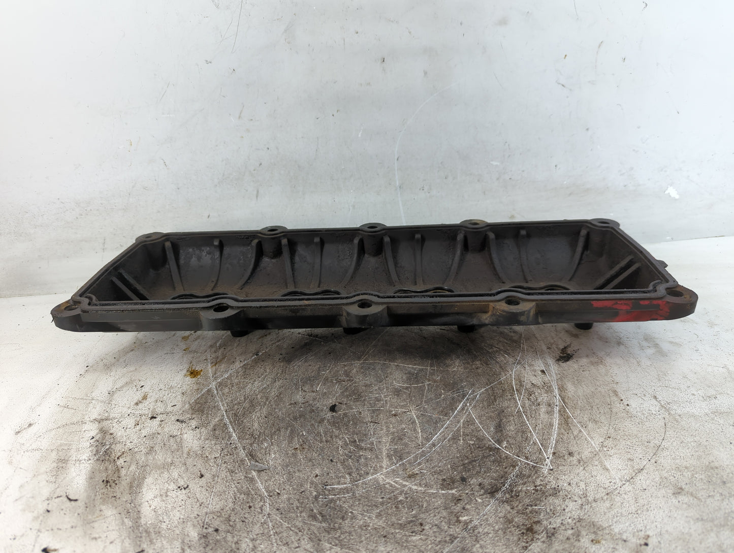2008 Chrysler 300c Driver Left Cylinder Head Valve Cover Fits OEM Used Auto Parts - Oemusedautoparts1.com