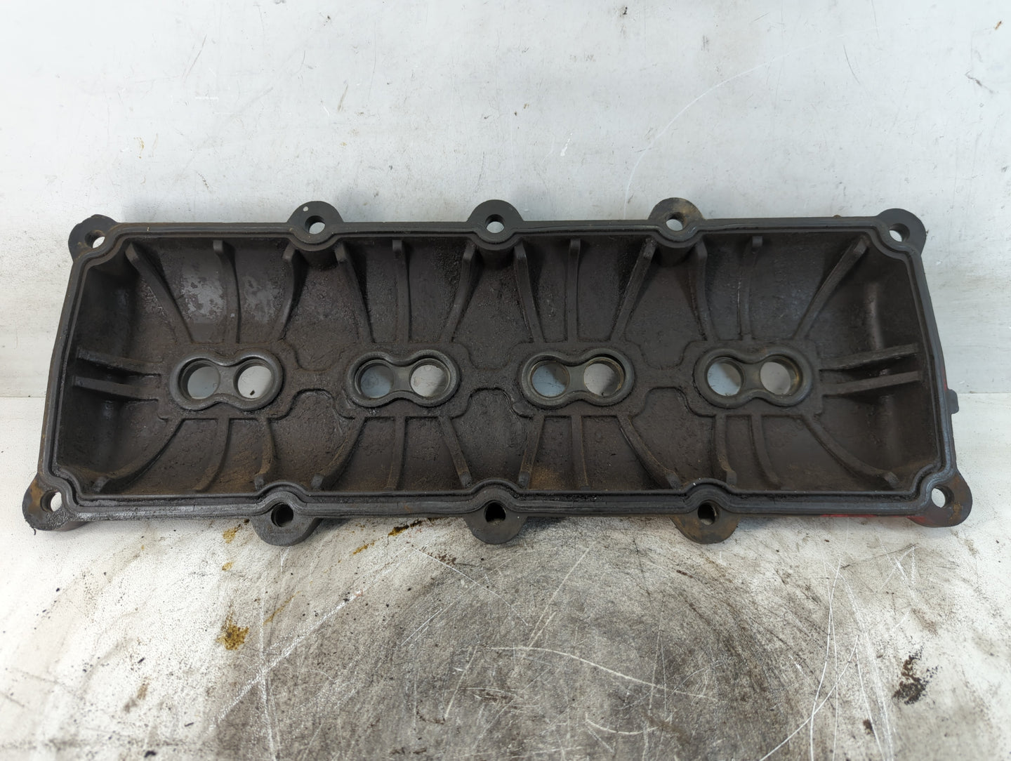 2008 Chrysler 300c Driver Left Cylinder Head Valve Cover Fits OEM Used Auto Parts - Oemusedautoparts1.com