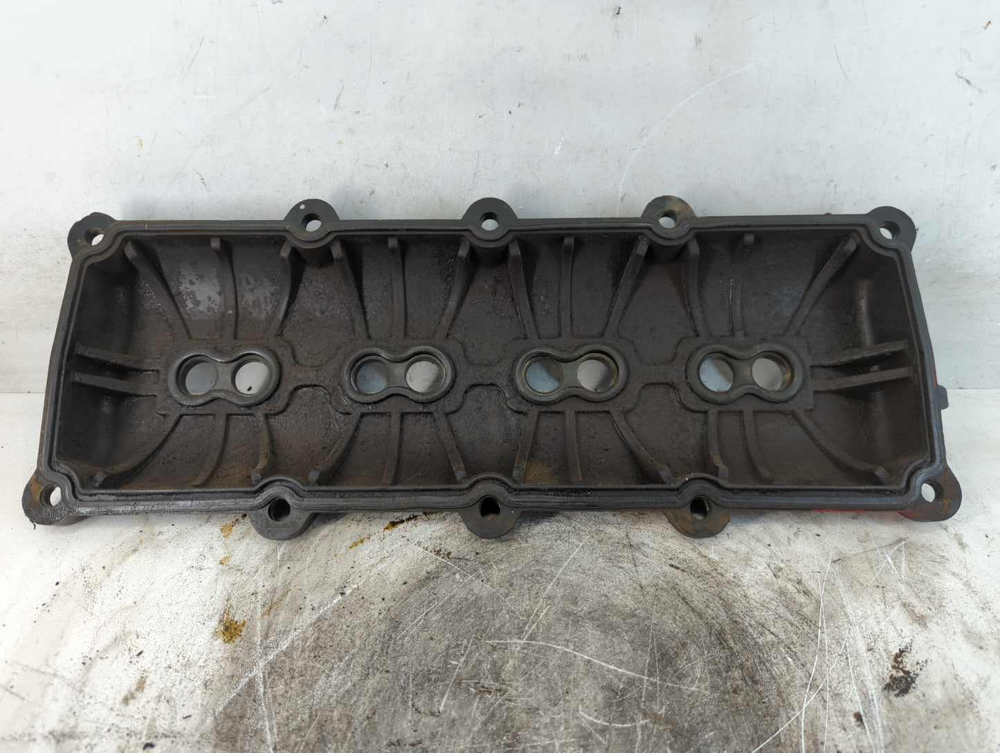 2008 Chrysler 300c Driver Left Cylinder Head Valve Cover Fits OEM Used Auto Parts - Oemusedautoparts1.com