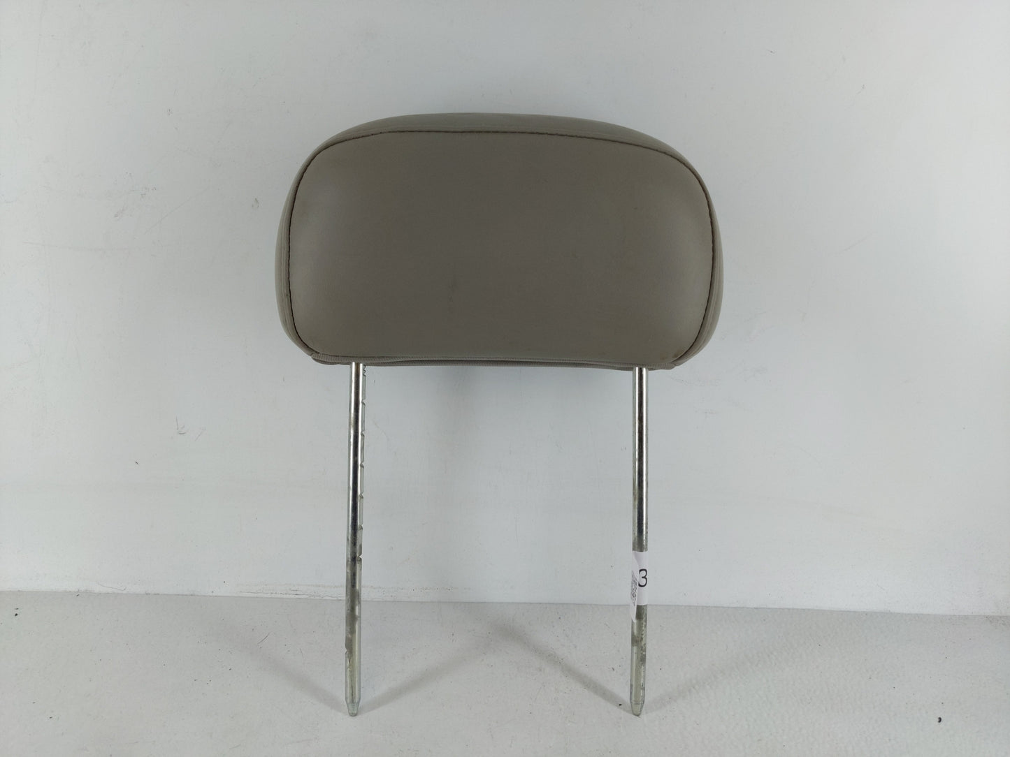 2007-2009 Chrysler Aspen Headrest Head Rest Rear Seat Fits Fits 2007 2008 2009 OEM Used Auto Parts - Oemusedautoparts1.com