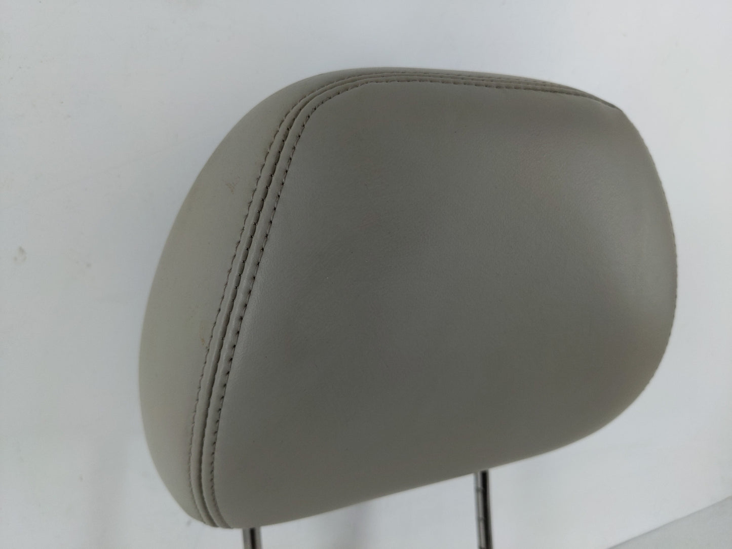 2007-2009 Chrysler Aspen Headrest Head Rest Front Driver Passenger Seat Fits Fits 2007 2008 2009 OEM Used Auto Parts - Oemus