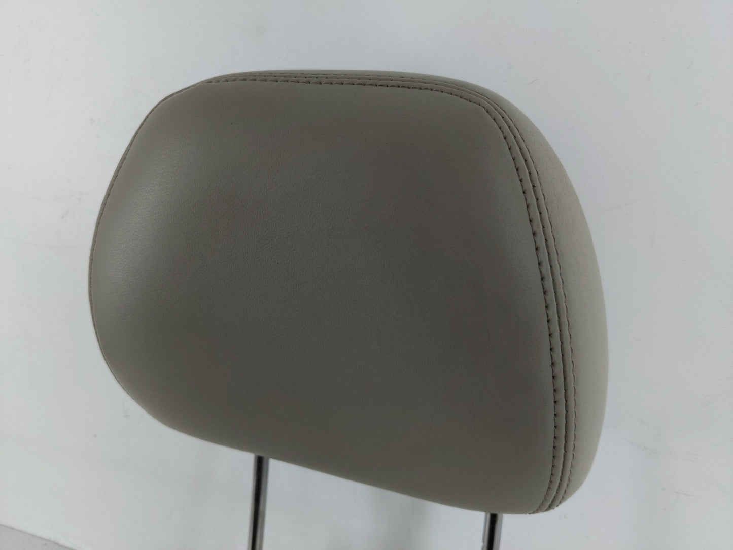 2007-2009 Chrysler Aspen Headrest Head Rest Front Driver Passenger Seat Fits Fits 2007 2008 2009 OEM Used Auto Parts - Oemus