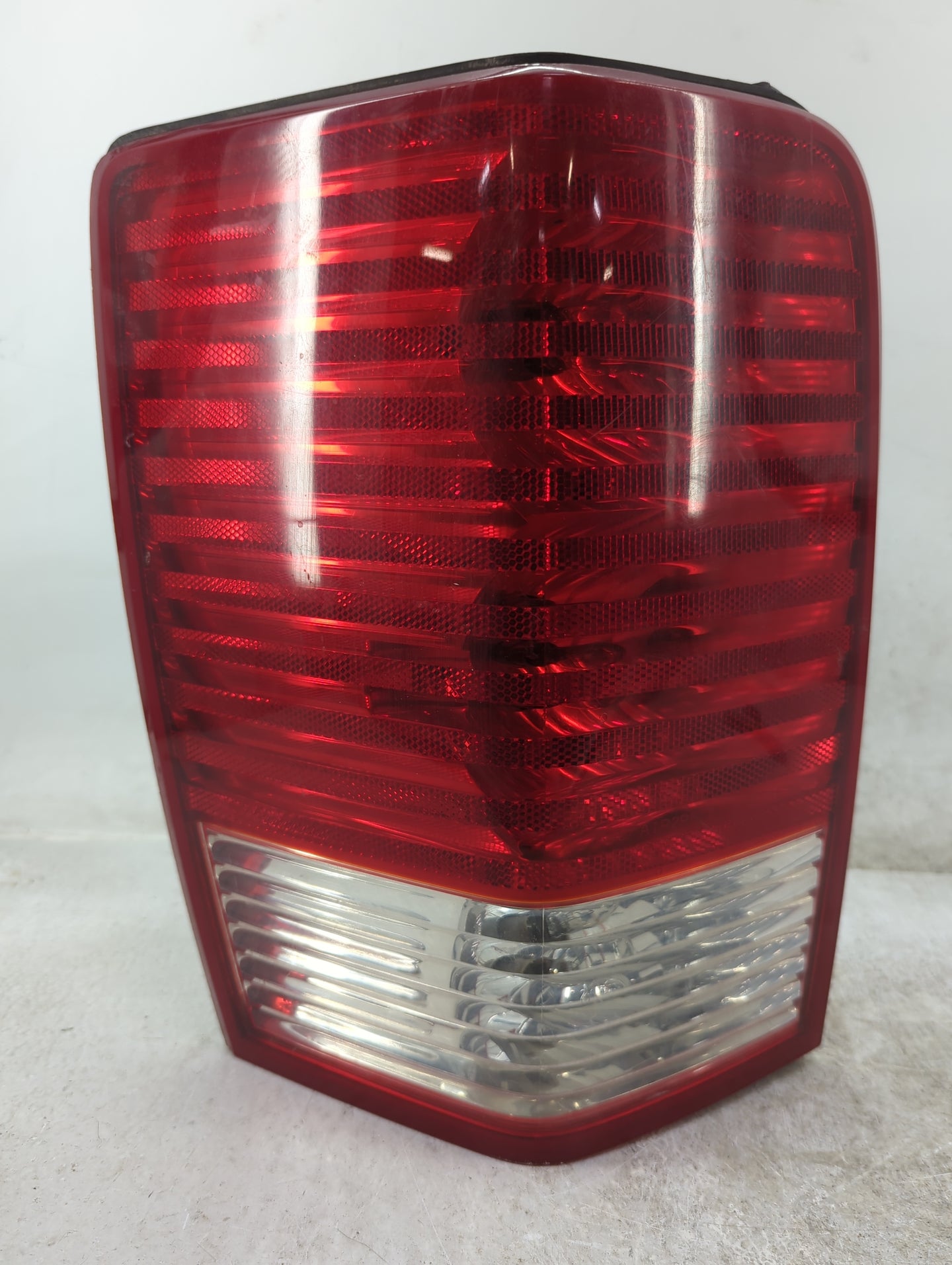 2007-2009 Chrysler Aspen Tail Light Assembly Passenger Right OEM Fits Fits 2007 2008 2009 OEM Used Auto Parts - Oemusedautop