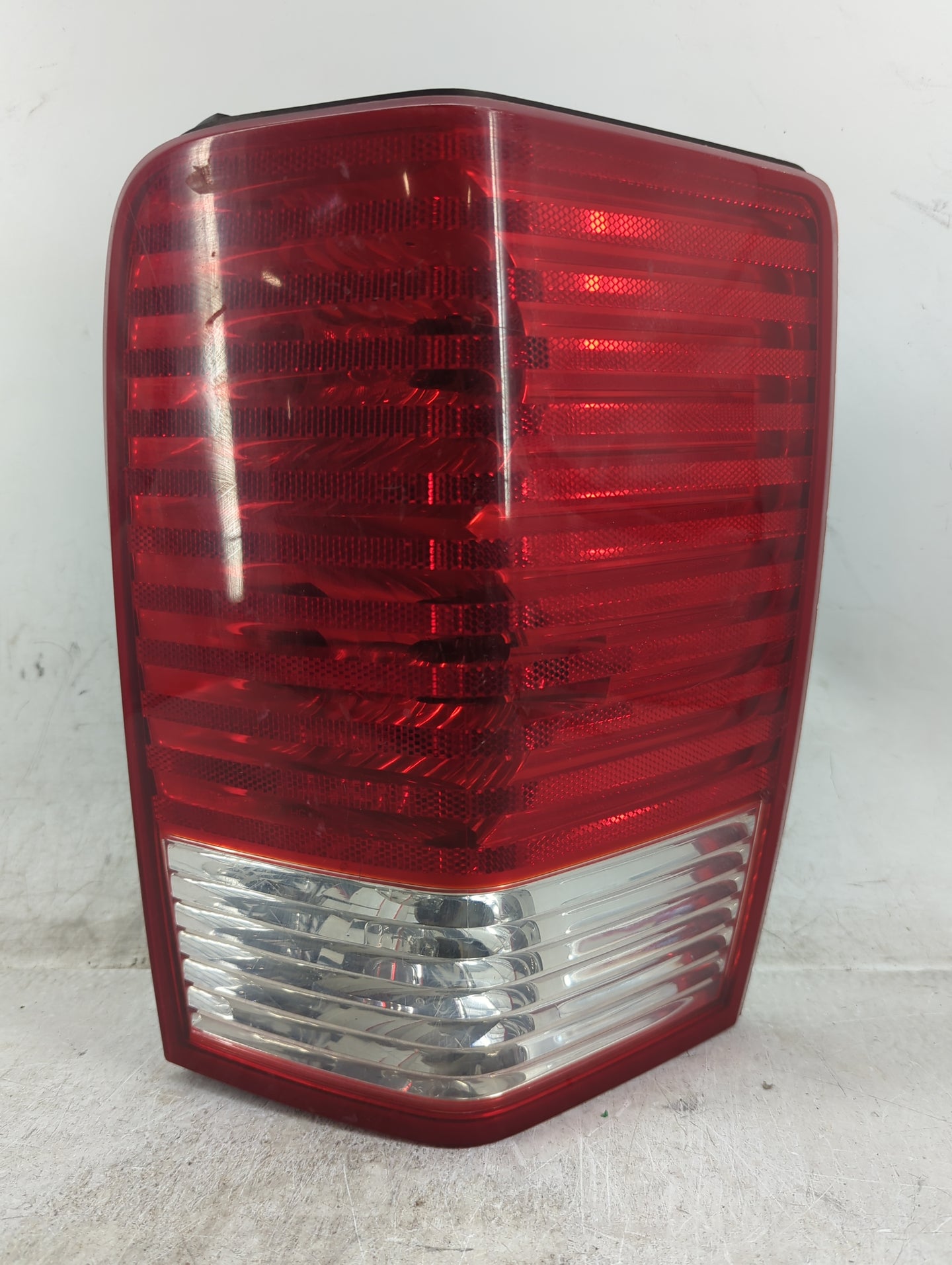 2007-2009 Chrysler Aspen Tail Light Assembly Passenger Right OEM Fits Fits 2007 2008 2009 OEM Used Auto Parts - Oemusedautop