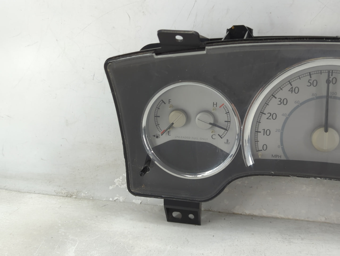 2007-2008 Chrysler Aspen Instrument Cluster Speedometer Gauges P/N:P68023113AB Fits Fits 2007 2008 OEM Used Auto Parts - Oem