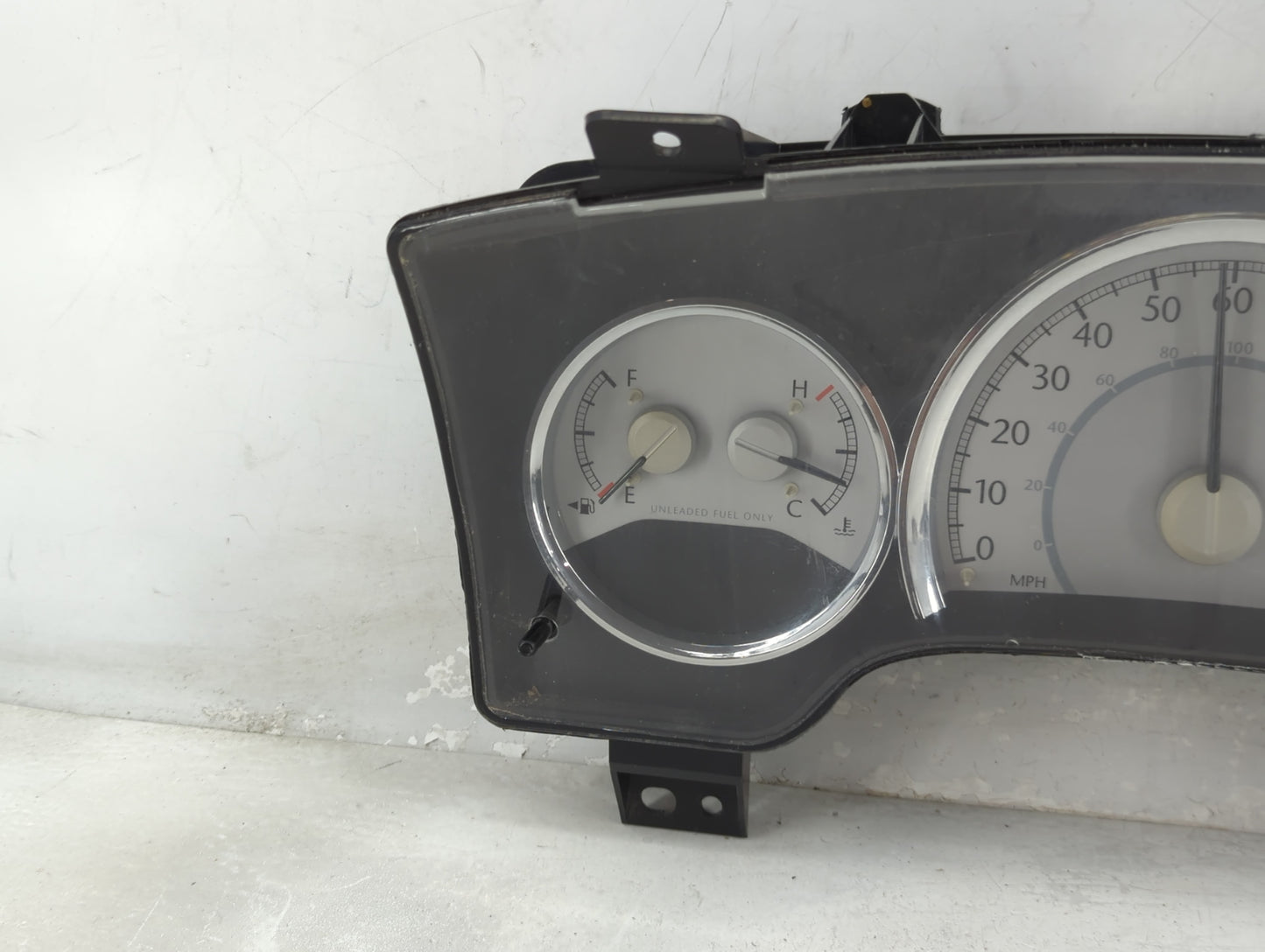 2007-2008 Chrysler Aspen Instrument Cluster Speedometer Gauges P/N:P68023113AB Fits Fits 2007 2008 OEM Used Auto Parts - Oem