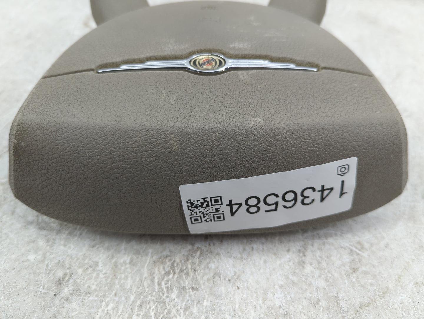 2008 Chrysler Aspen Air Bag Driver Left Steering Wheel Mounted P/N:PCBXZP811AA TDRLE2416B2760, 2DCM228D35907 Fits OEM Used A