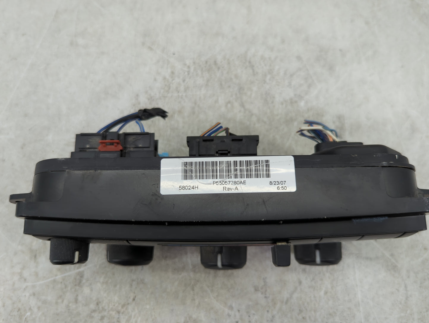 2008 Chrysler Aspen Climate Control Module Temperature AC/Heater Replacement P/N:P55057280AE 58024H Fits OEM Used Auto Parts
