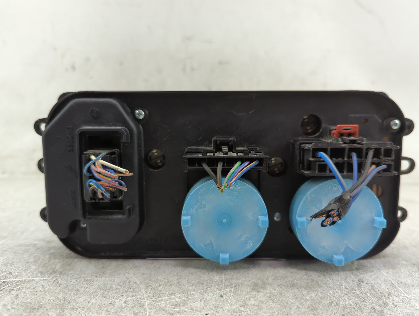 2008 Chrysler Aspen Climate Control Module Temperature AC/Heater Replacement P/N:P55057280AE 58024H Fits OEM Used Auto Parts