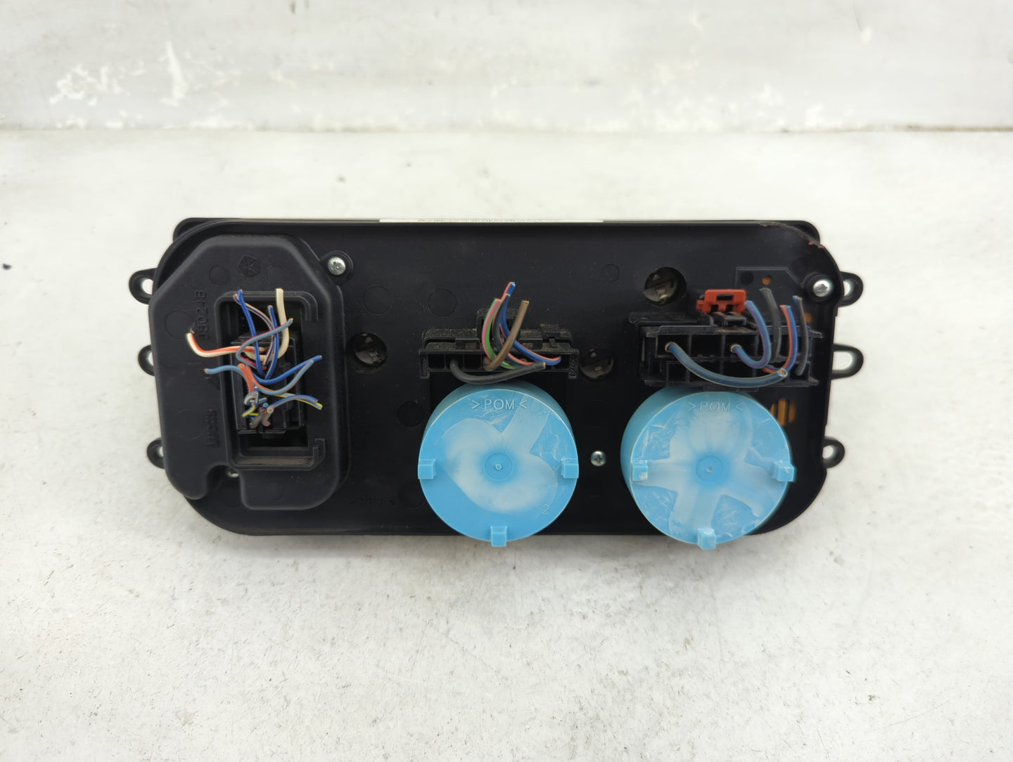 2007-2009 Chrysler Aspen Climate Control Module Temperature AC/Heater Replacement P/N:P55057280AF Fits OEM Used Auto Parts -