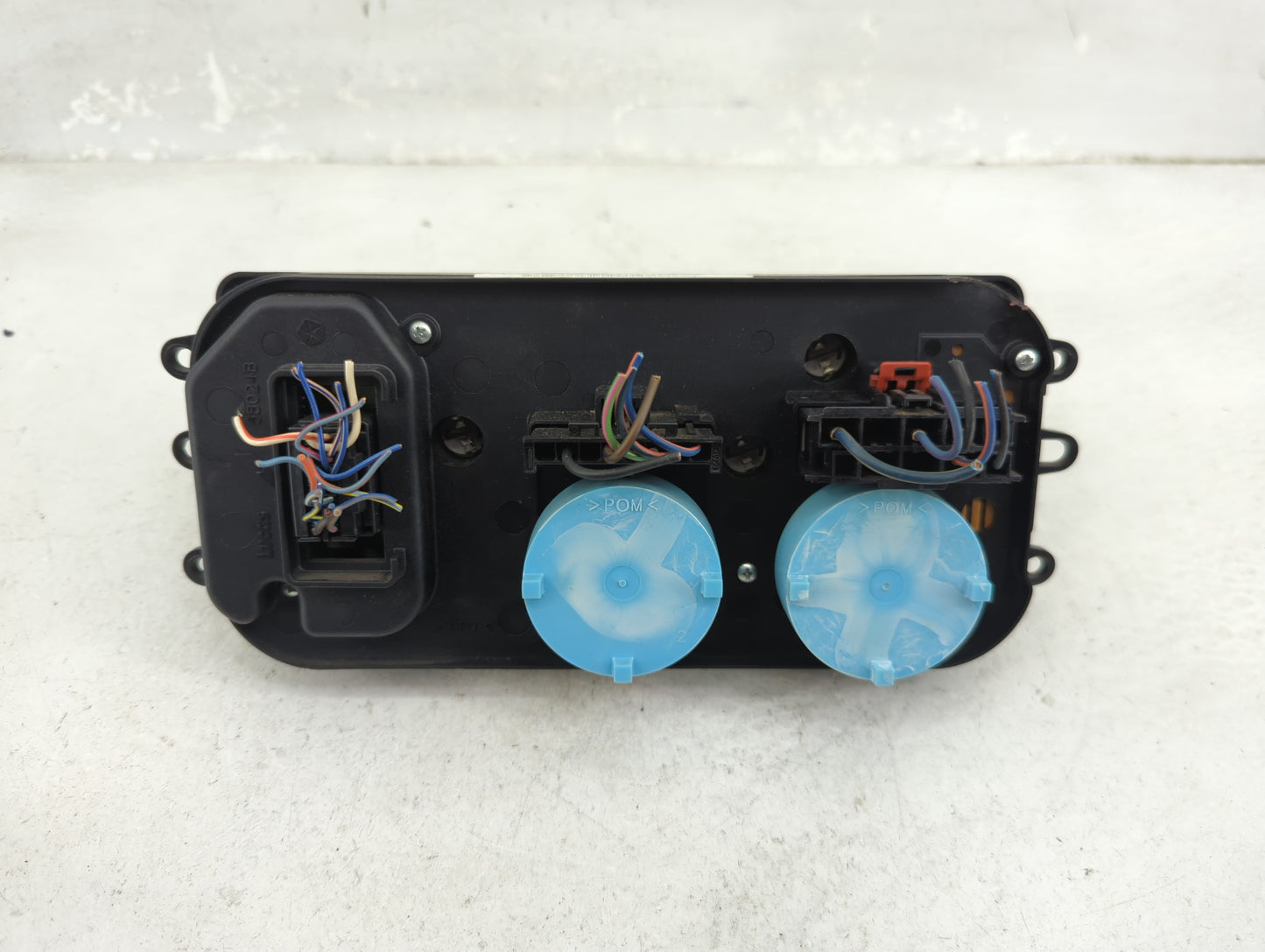 2007-2009 Chrysler Aspen Climate Control Module Temperature AC/Heater Replacement P/N:P55057280AF Fits OEM Used Auto Parts -