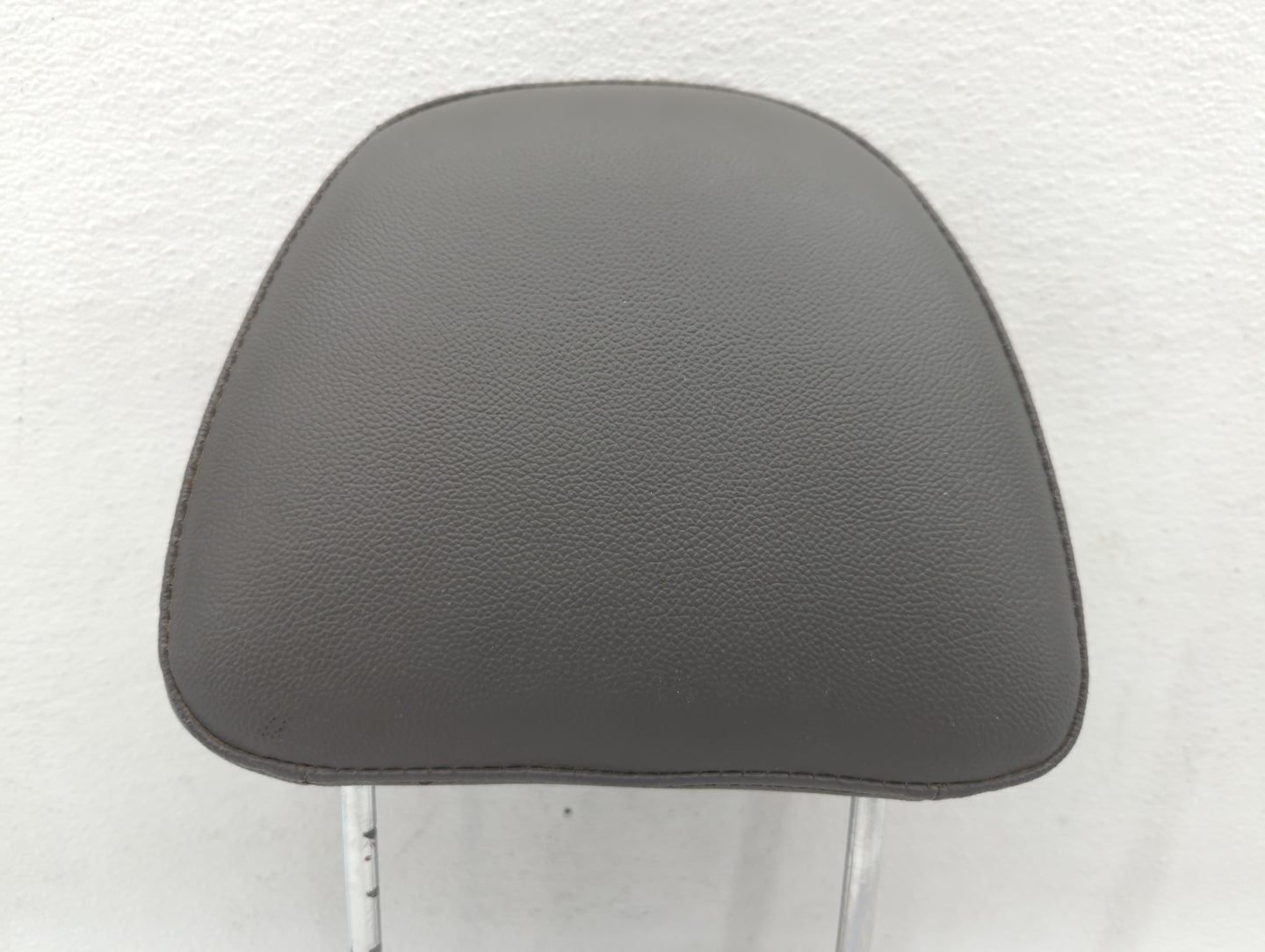 2007-2009 Chrysler Aspen Headrest Head Rest Front Driver Passenger Seat Fits Fits 2007 2008 2009 OEM Used Auto Parts - Oemus