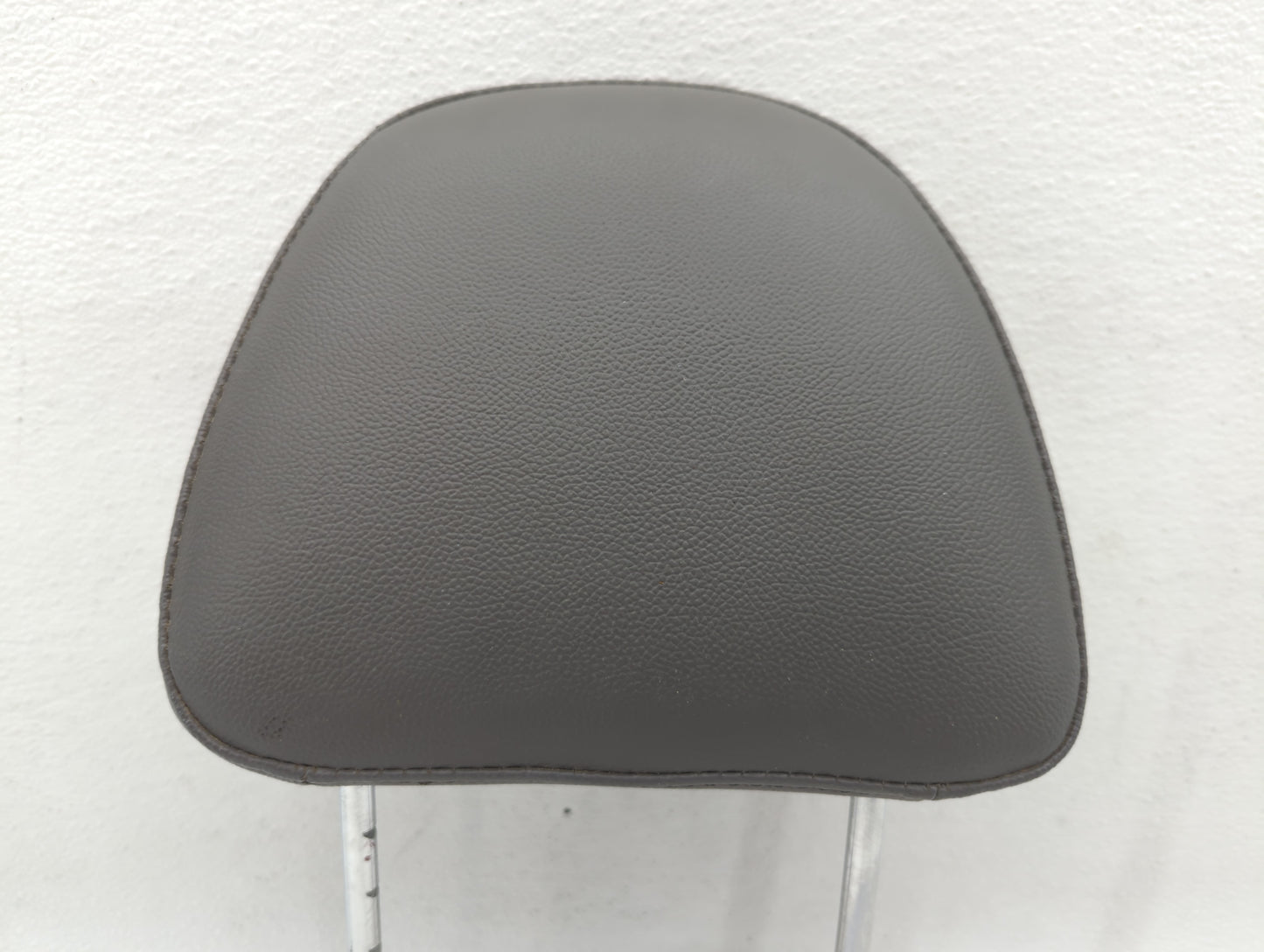 2007-2009 Chrysler Aspen Headrest Head Rest Front Driver Passenger Seat Fits Fits 2007 2008 2009 OEM Used Auto Parts - Oemus