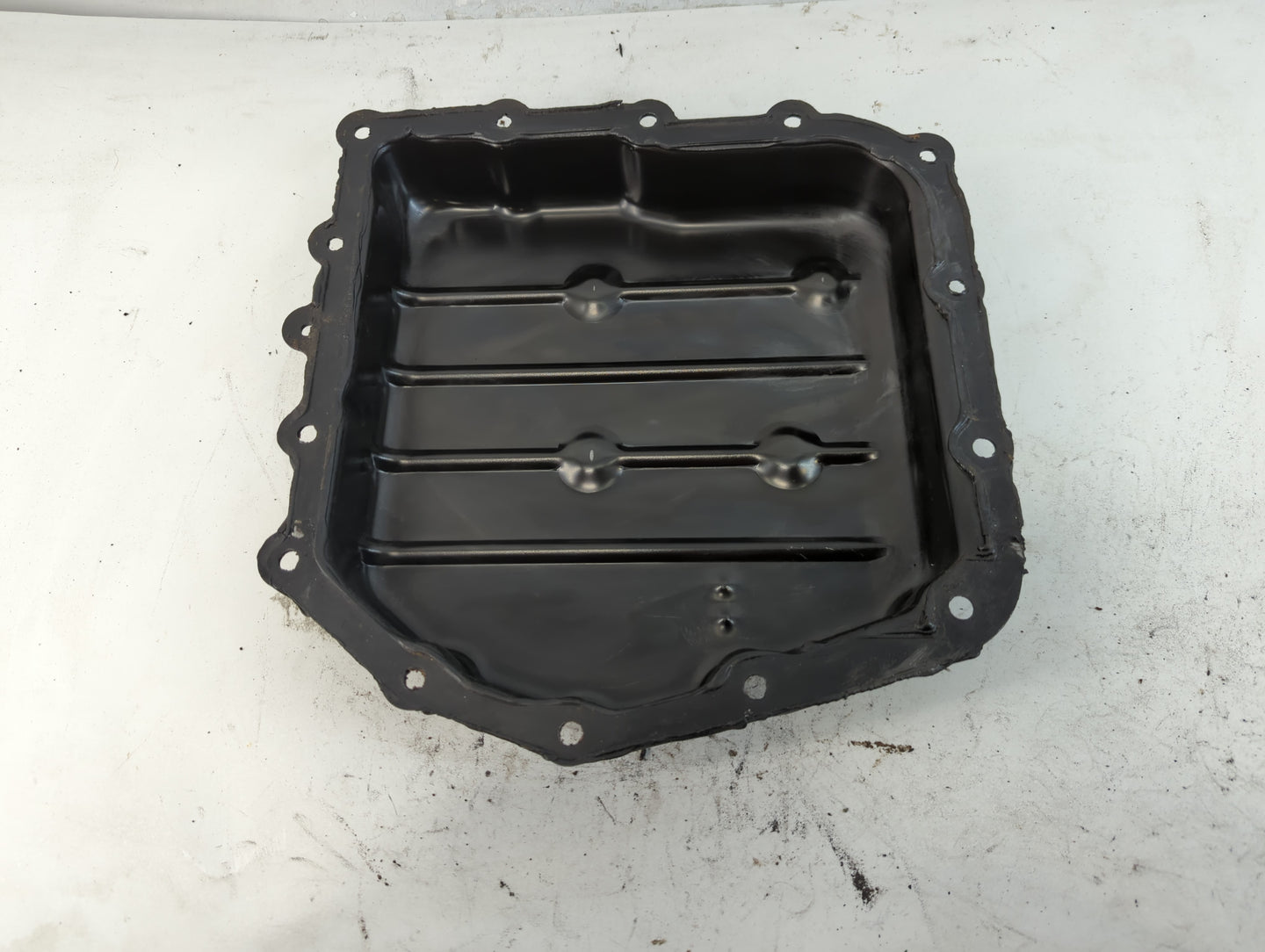 2007-2009 Chrysler Aspen Engine Oil Pan Fits Fits 2004 2005 2006 2007 2008 2009 OEM Used Auto Parts - Oemusedautoparts1.com