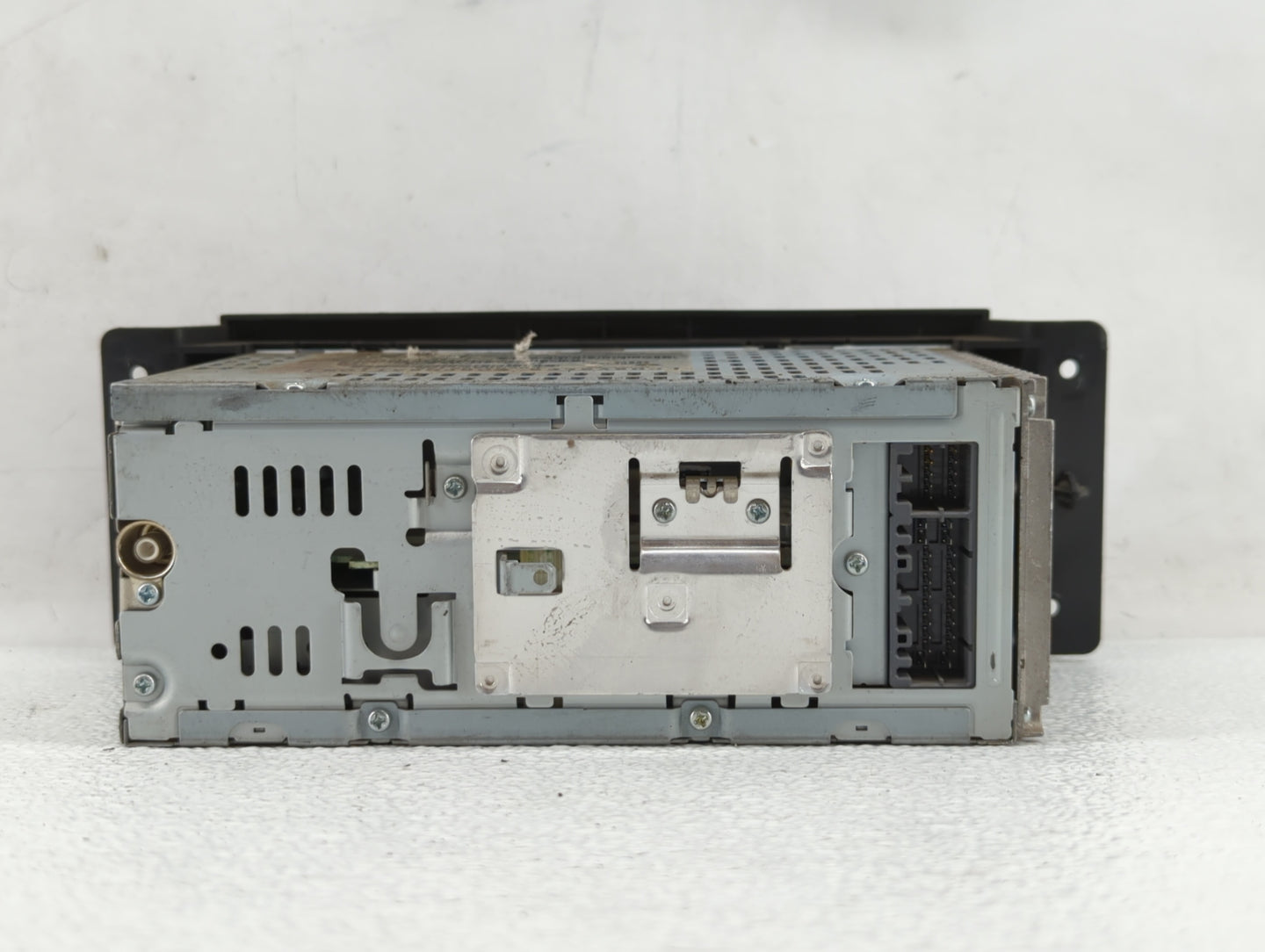2004-2008 Chrysler Pacifica Radio AM FM Cd Player Receiver Replacement P/N:P05094564AB P05094564AD Fits OEM Used Auto Parts 