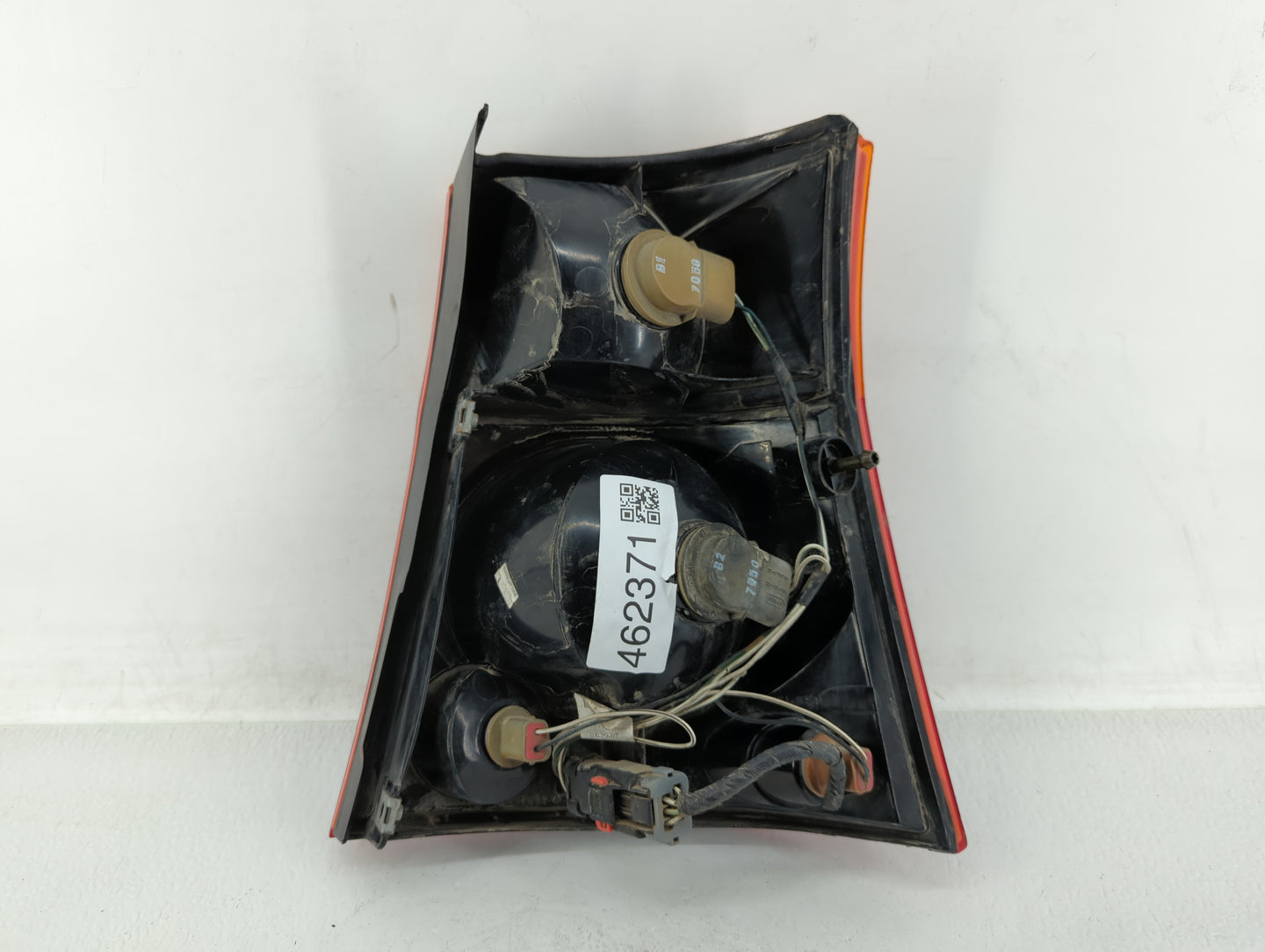 2008 Chrysler Pacifica Tail Light Assembly Driver Left OEM P/N:04857587AC Fits OEM Used Auto Parts - Oemusedautoparts1.com