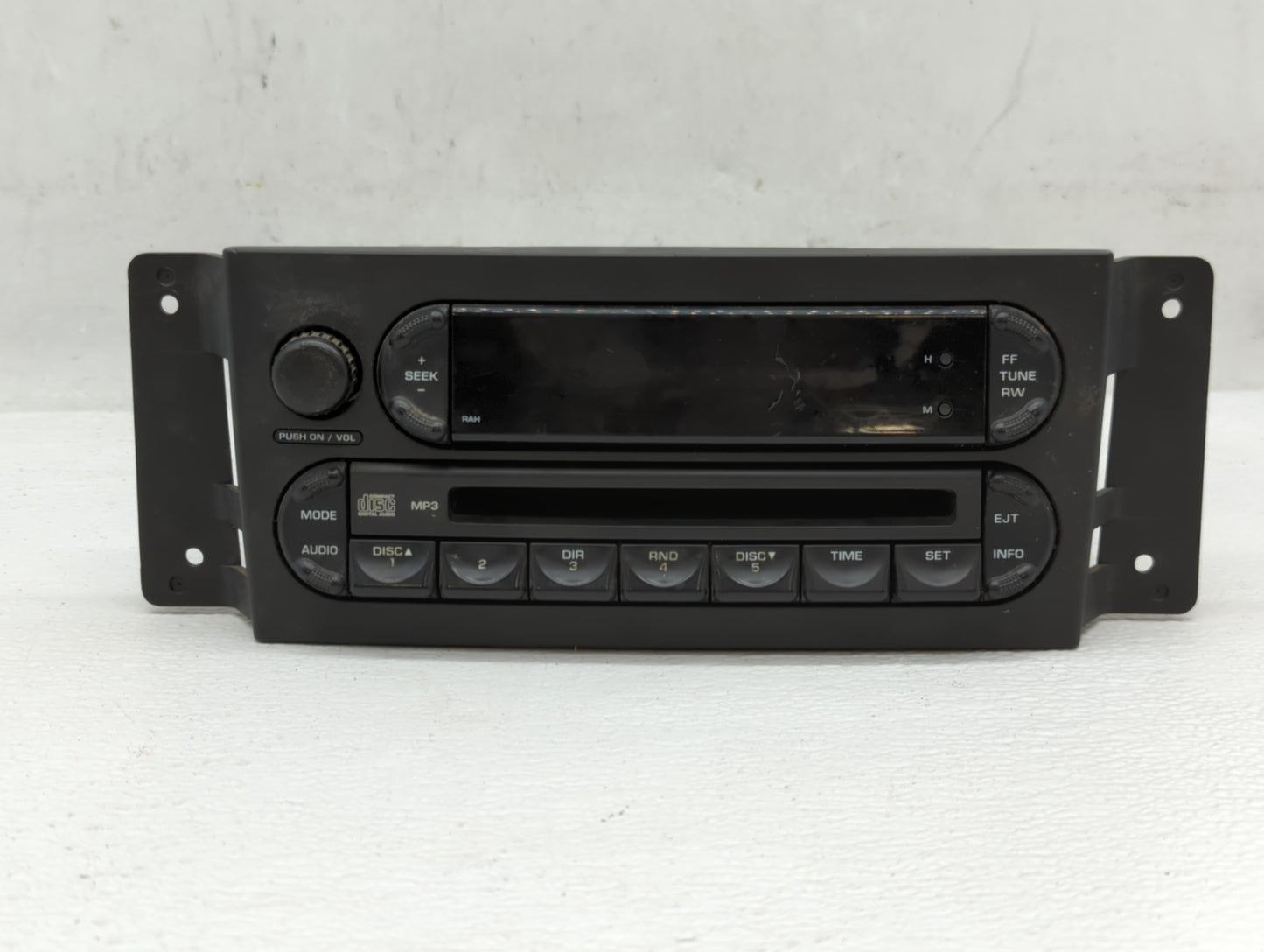 2004-2008 Chrysler Pacifica Am Fm Cd Player Radio Receiver - Oemusedautoparts1.com