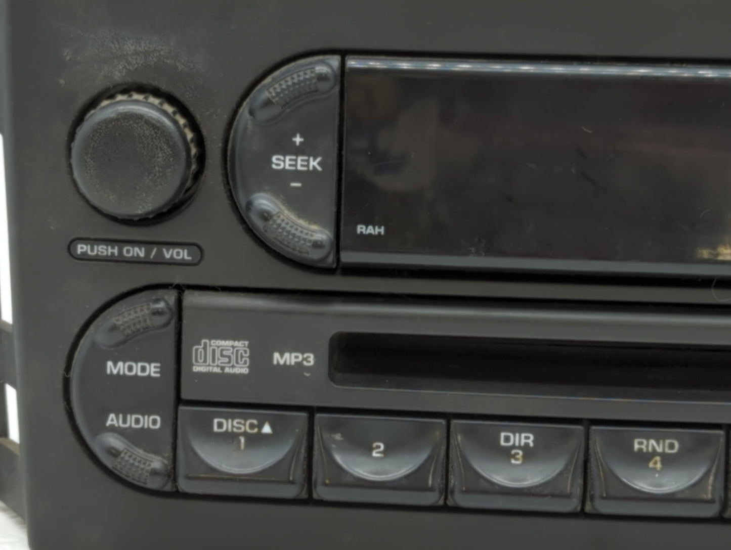 2004-2008 Chrysler Pacifica Am Fm Cd Player Radio Receiver - Oemusedautoparts1.com