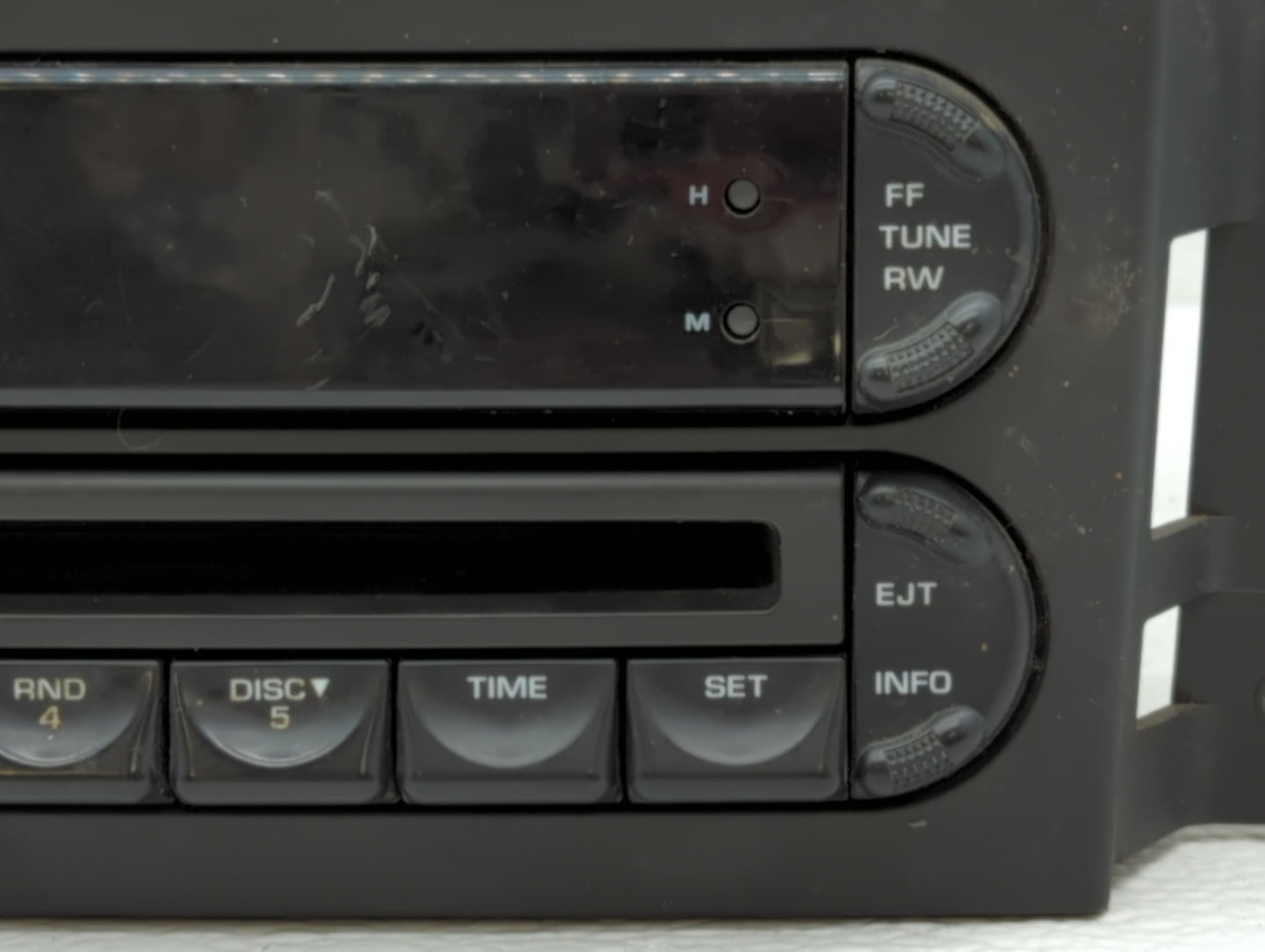 2004-2008 Chrysler Pacifica Am Fm Cd Player Radio Receiver - Oemusedautoparts1.com