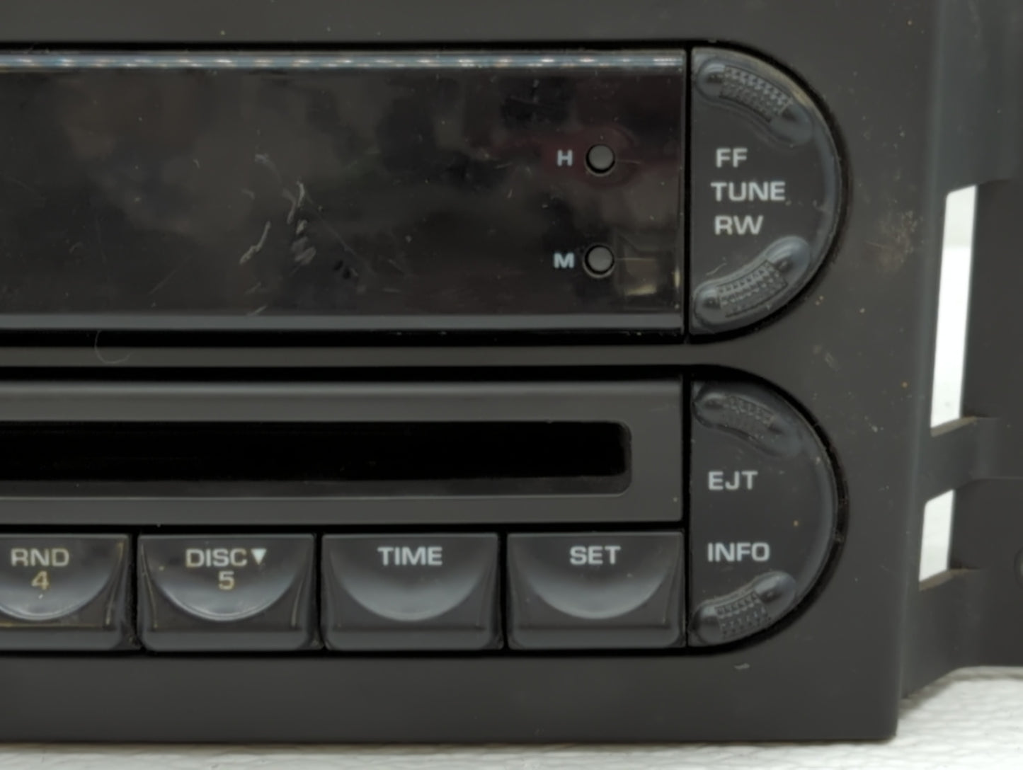 2004-2008 Chrysler Pacifica Am Fm Cd Player Radio Receiver - Oemusedautoparts1.com