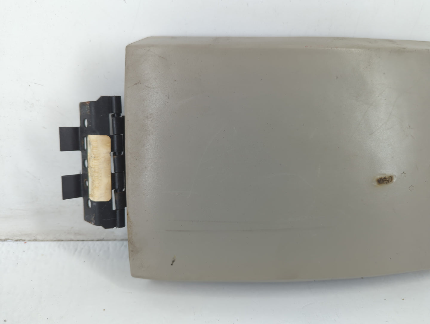 2008 Chrysler Pacifica Center Console Armrest Cover Lid Fits OEM Used Auto Parts - Oemusedautoparts1.com