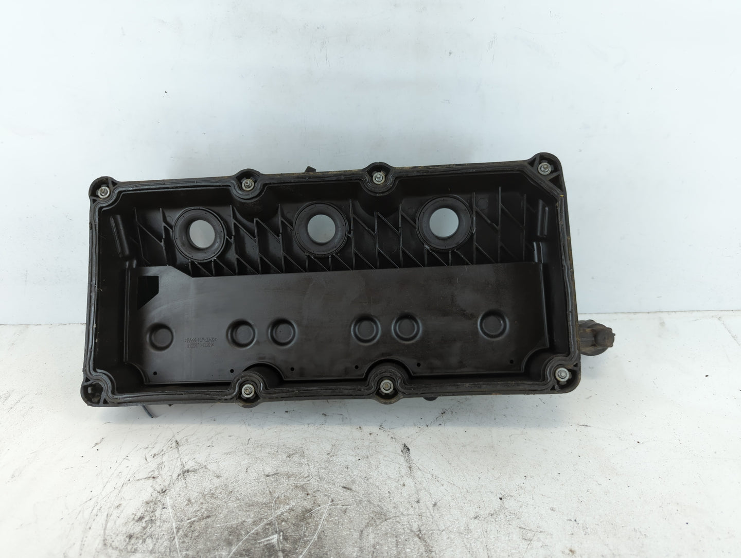 2008 Chrysler Pacifica Driver Left Cylinder Head Valve Cover P/N:P04892484AA Fits OEM Used Auto Parts - Oemusedautoparts1.co