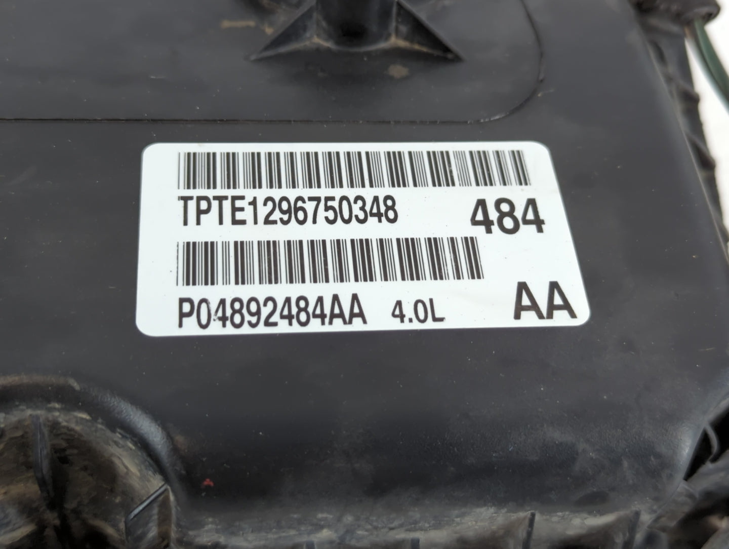 2008 Chrysler Pacifica Driver Left Cylinder Head Valve Cover P/N:P04892484AA Fits OEM Used Auto Parts - Oemusedautoparts1.co