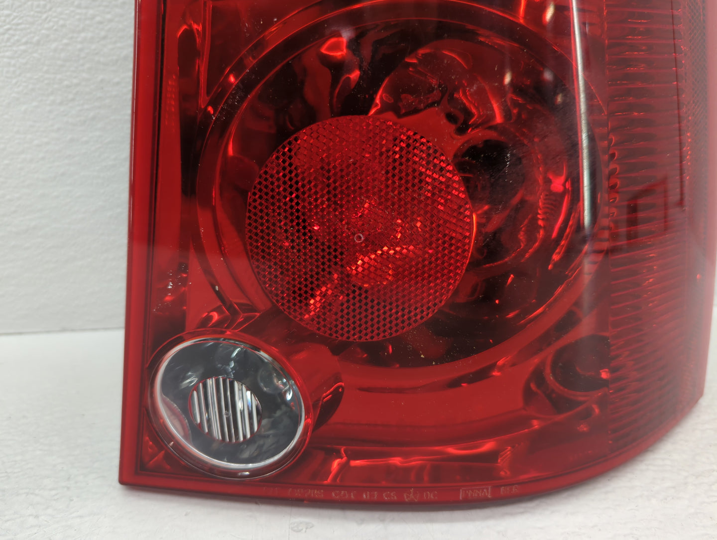 2008 Chrysler Pacifica Tail Light Assembly Passenger Right OEM P/N:TLKR-59-22 05857580AC Fits OEM Used Auto Parts - Oemuseda
