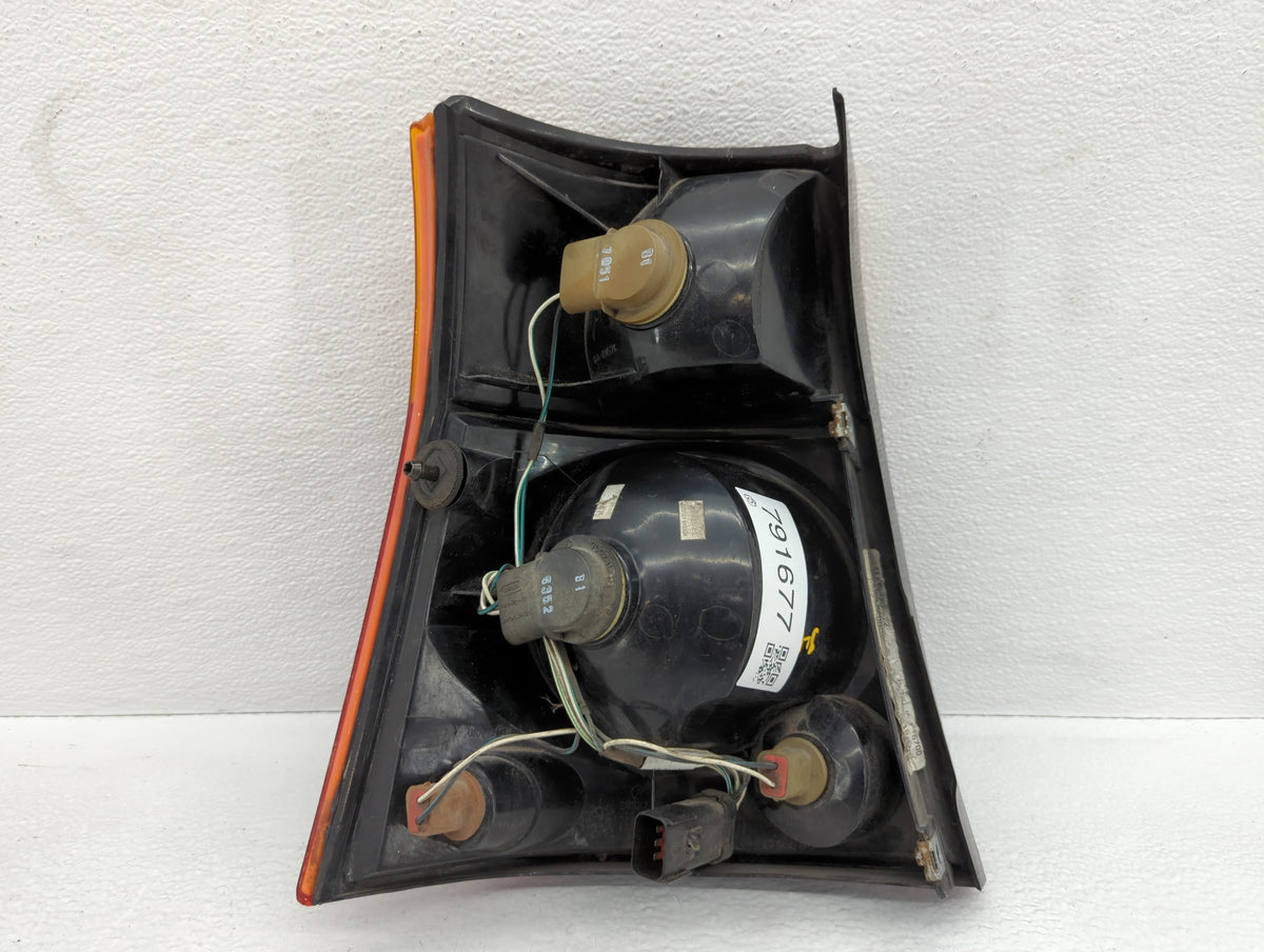 2004-2008 Chrysler Pacifica Tail Light Assembly Passenger Right OEM P/N:TLKR-59-22 05857580AC Fits Fits 2004 2005 2006 2007 