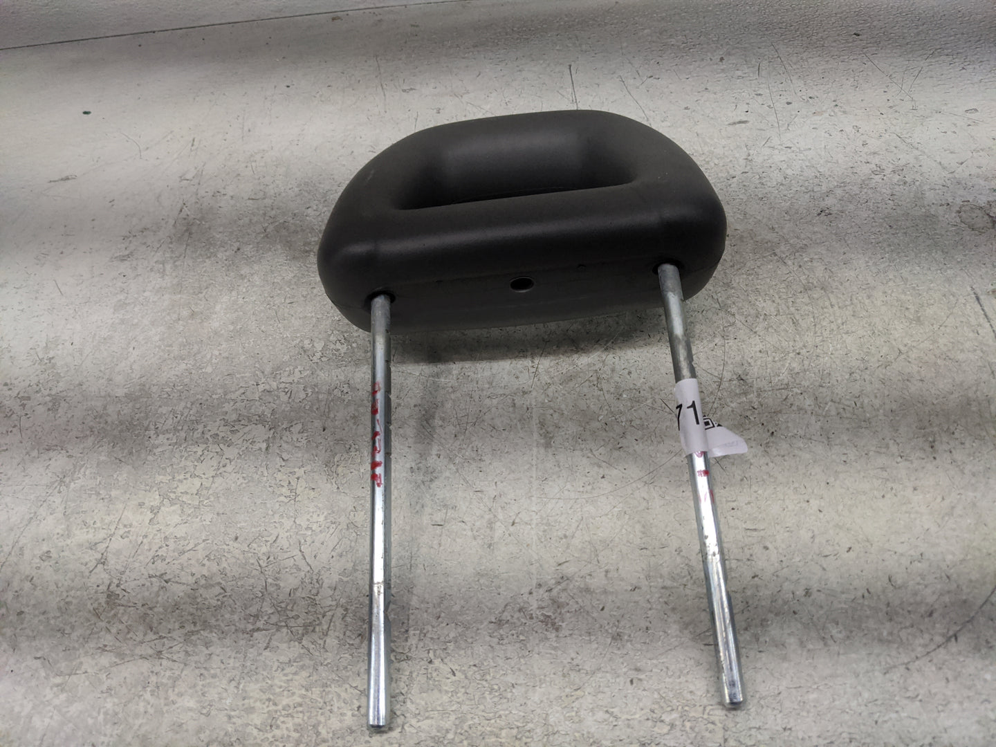 2007-2008 Chrysler Pt Cruiser Headrest Head Rest Front Driver Passenger Seat Fits Fits 2007 2008 OEM Used Auto Parts - Oemus