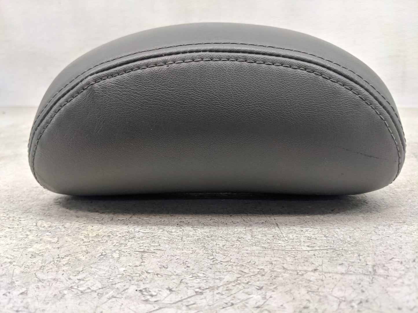 2007-2010 Chrysler Pt Cruiser Headrest Head Rest Rear Center Seat Fits Fits 2007 2008 2009 2010 OEM Used Auto Parts - Oemuse