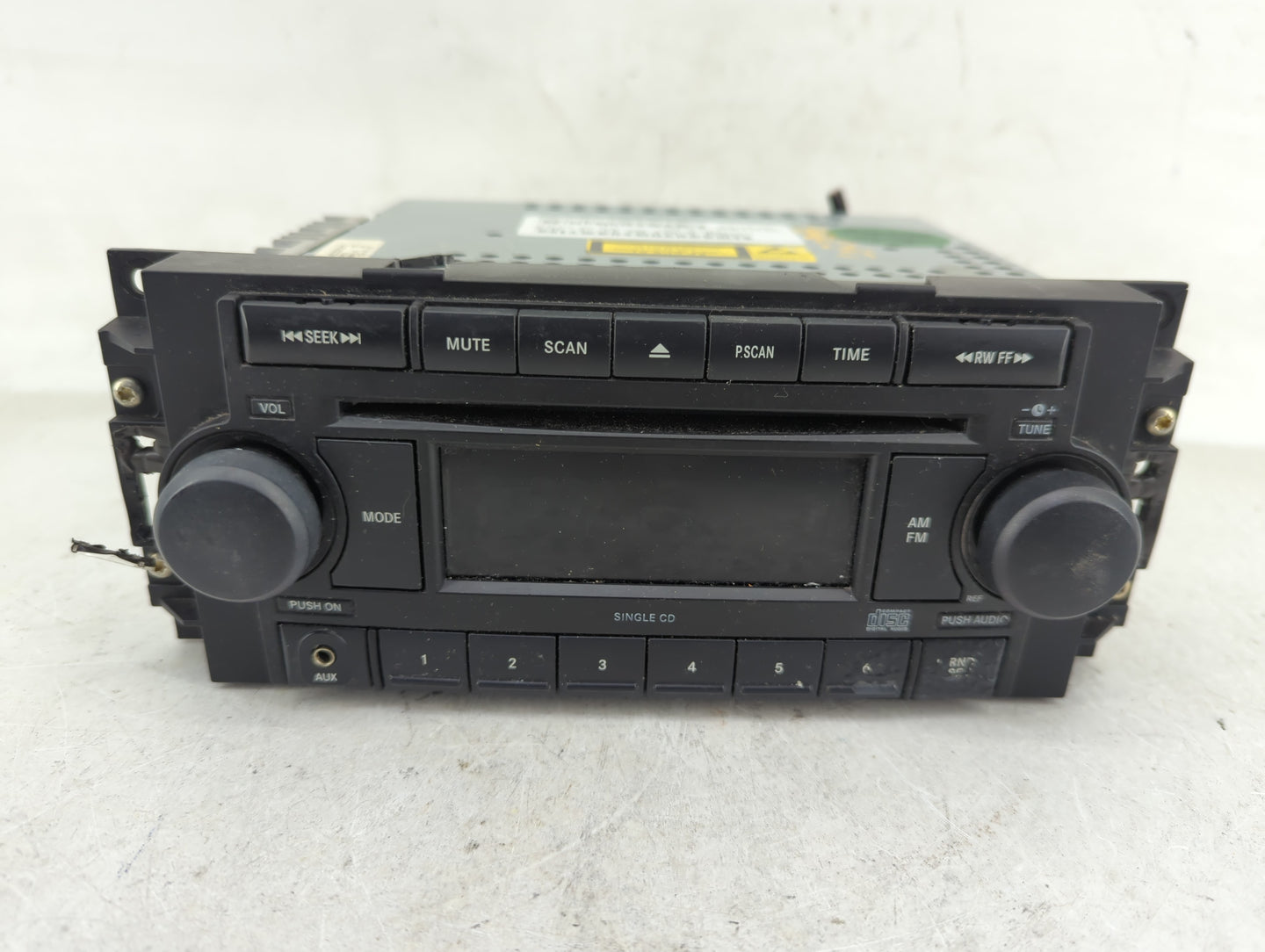 2006-2010 Chrysler Pt Cruiser Radio AM FM Cd Player Receiver Replacement P/N:P05064173AM Fits OEM Used Auto Parts - Oemuseda
