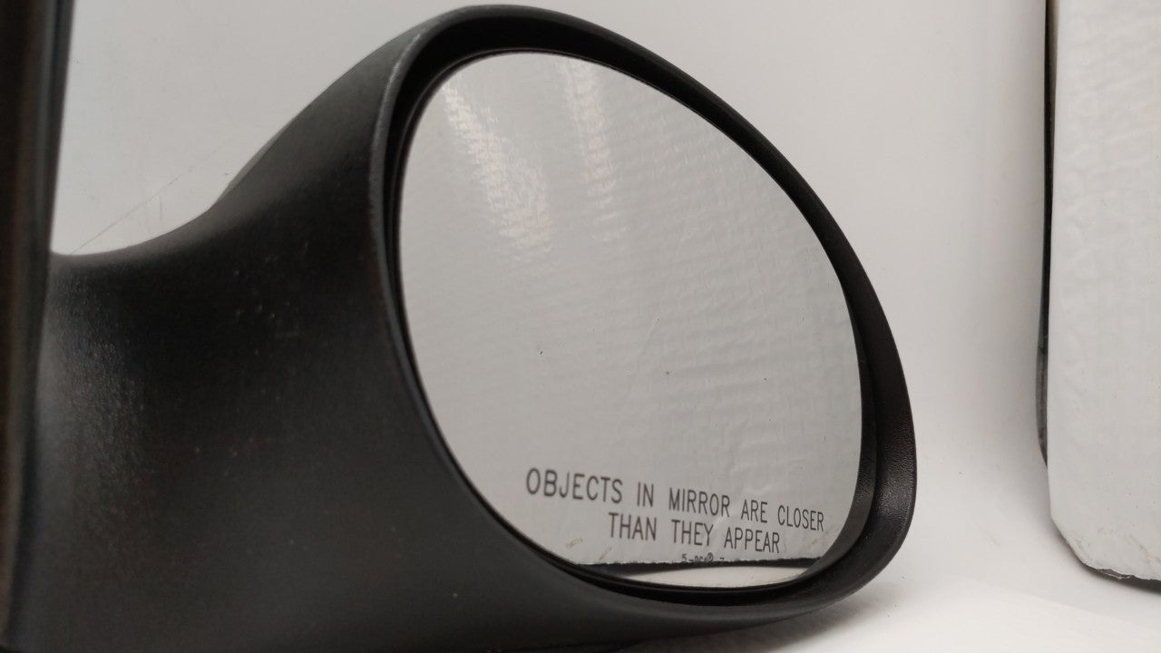2007 Chrysler Pt Cruiser Passenger Right Side View Manual Door Mirror - Oemusedautoparts1.com
