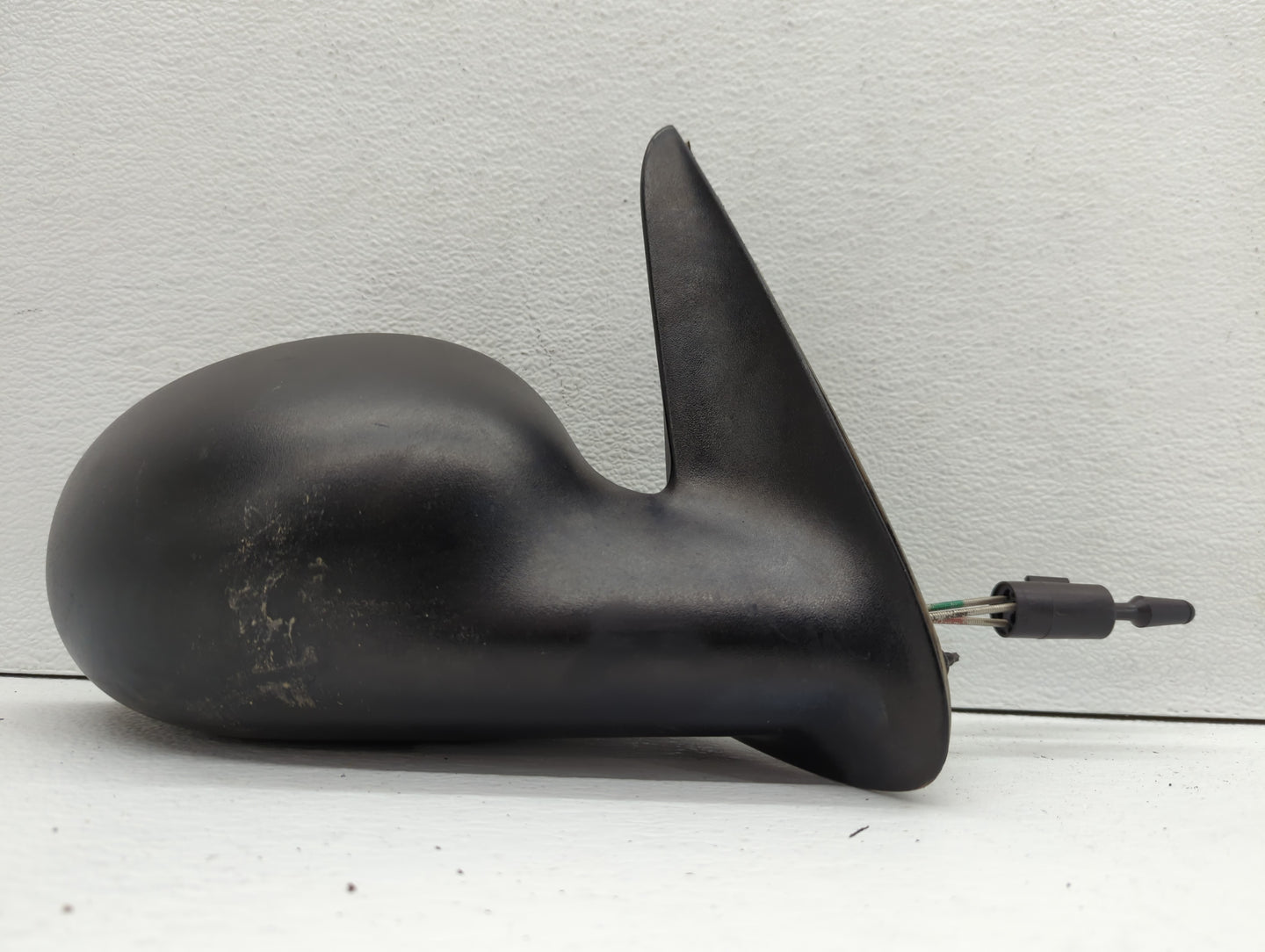 2007-2008 Chrysler Pt Cruiser Passenger Side View Mirror - Right Door Mirror OEM Used - Oemusedautoparts1.com