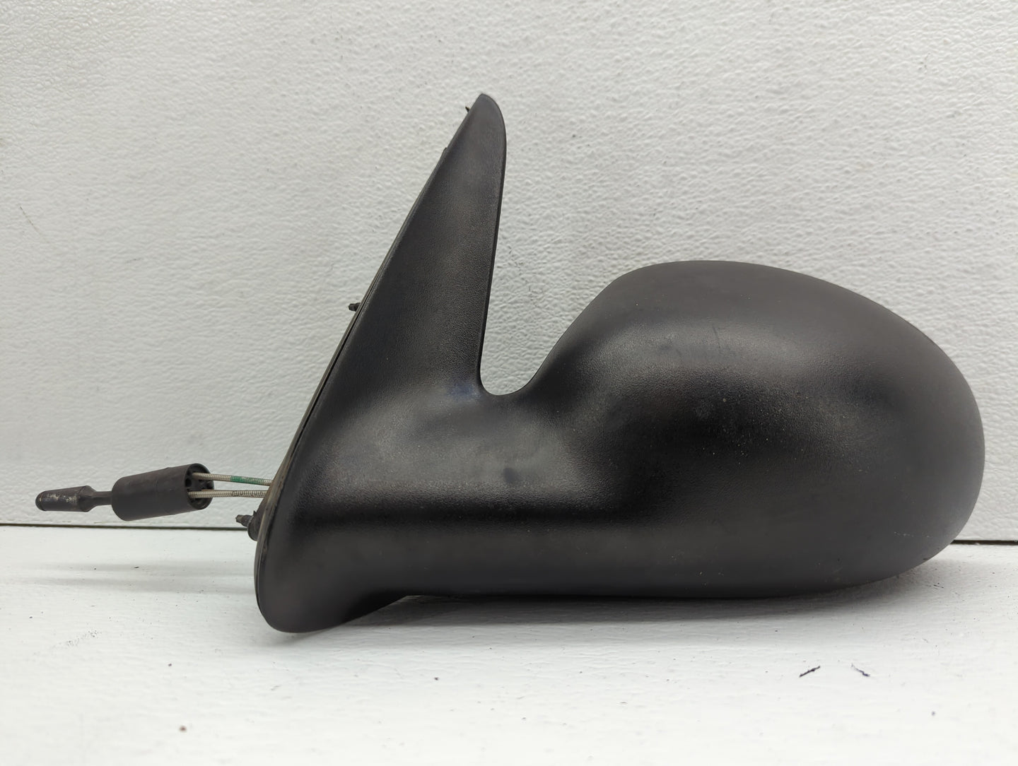 2007-2008 Chrysler Pt Cruiser Driver Side View Mirror - Left Door Mirror OEM Used - Oemusedautoparts1.com