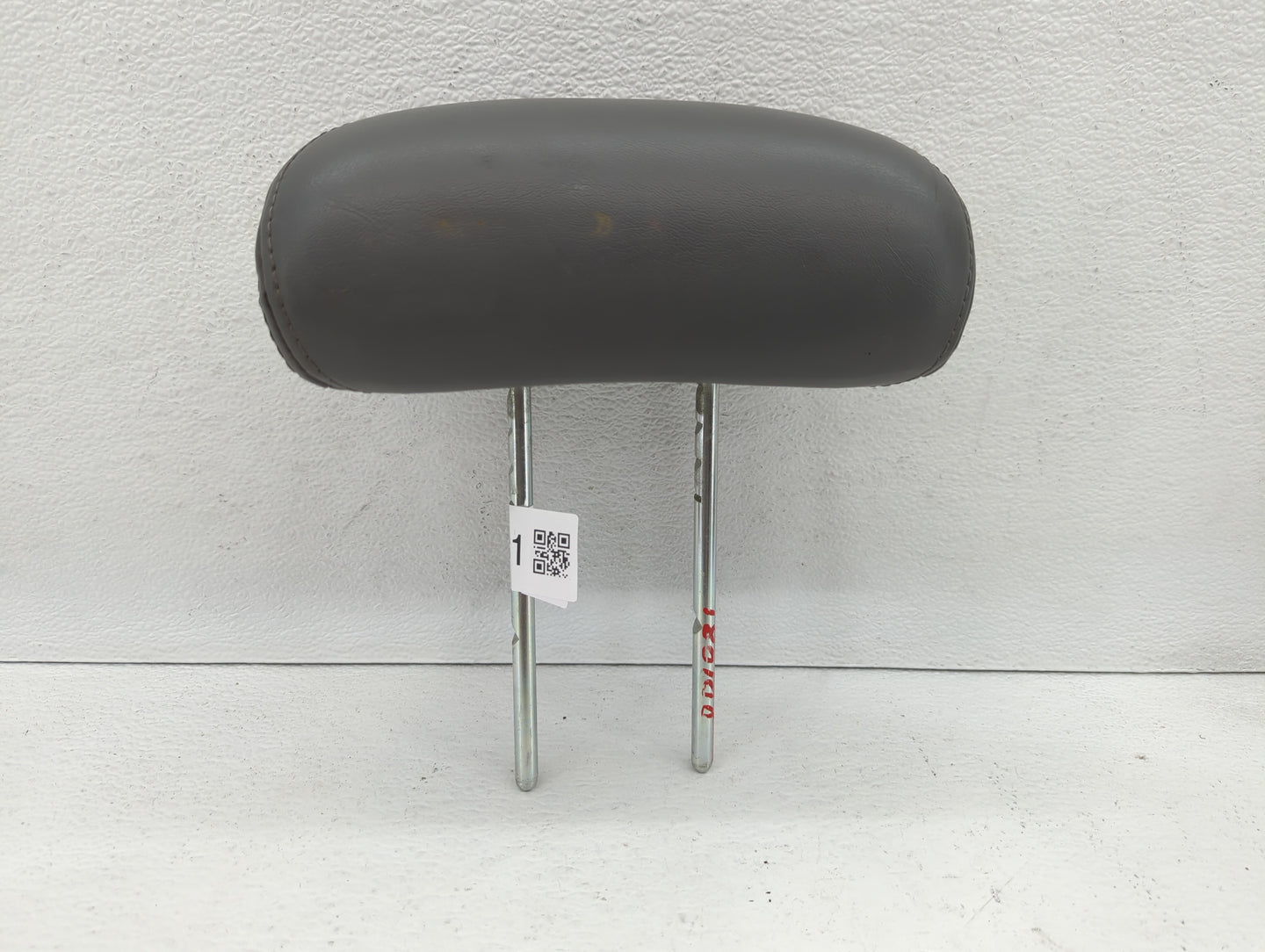 2007-2008 Chrysler Pt Cruiser Headrest Head Rest Front Driver Passenger Seat Fits Fits 2007 2008 OEM Used Auto Parts - Oemus