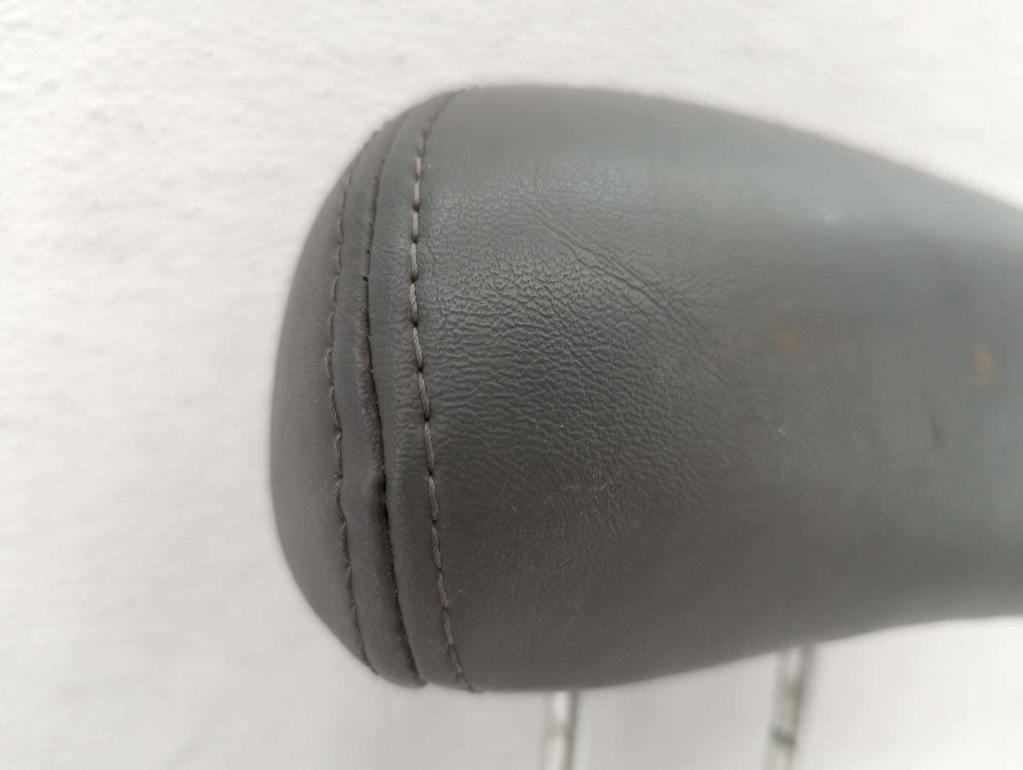 2007-2008 Chrysler Pt Cruiser Headrest Head Rest Front Driver Passenger Seat Fits Fits 2007 2008 OEM Used Auto Parts - Oemus
