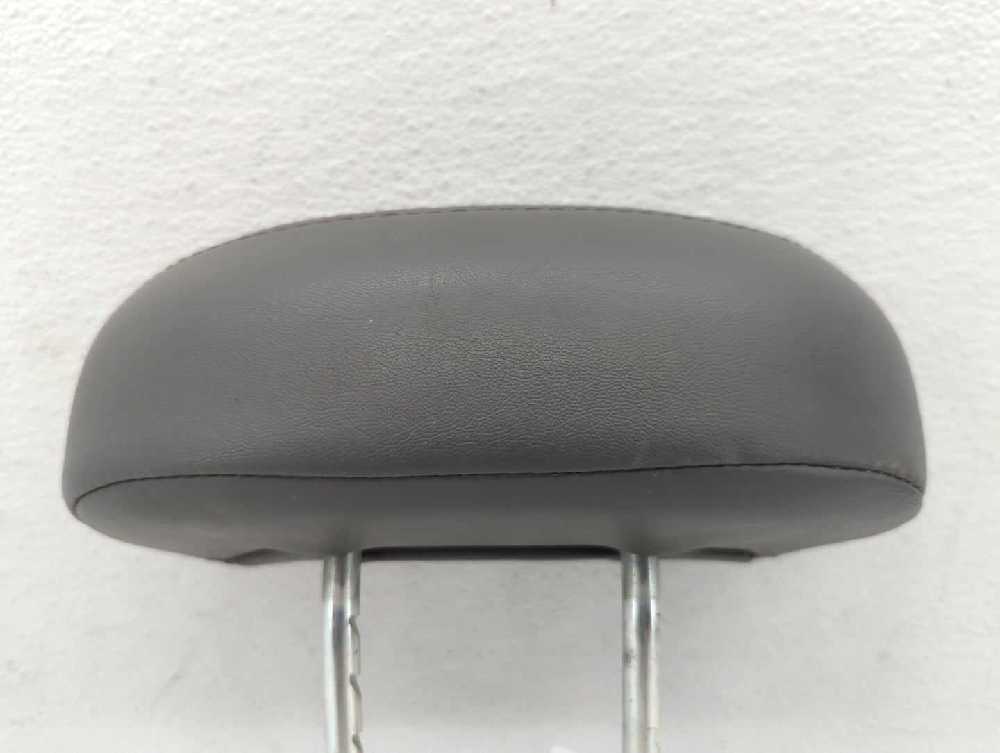 2007-2008 Chrysler Pt Cruiser Headrest Head Rest Front Driver Passenger Seat Fits Fits 2007 2008 OEM Used Auto Parts - Oemus